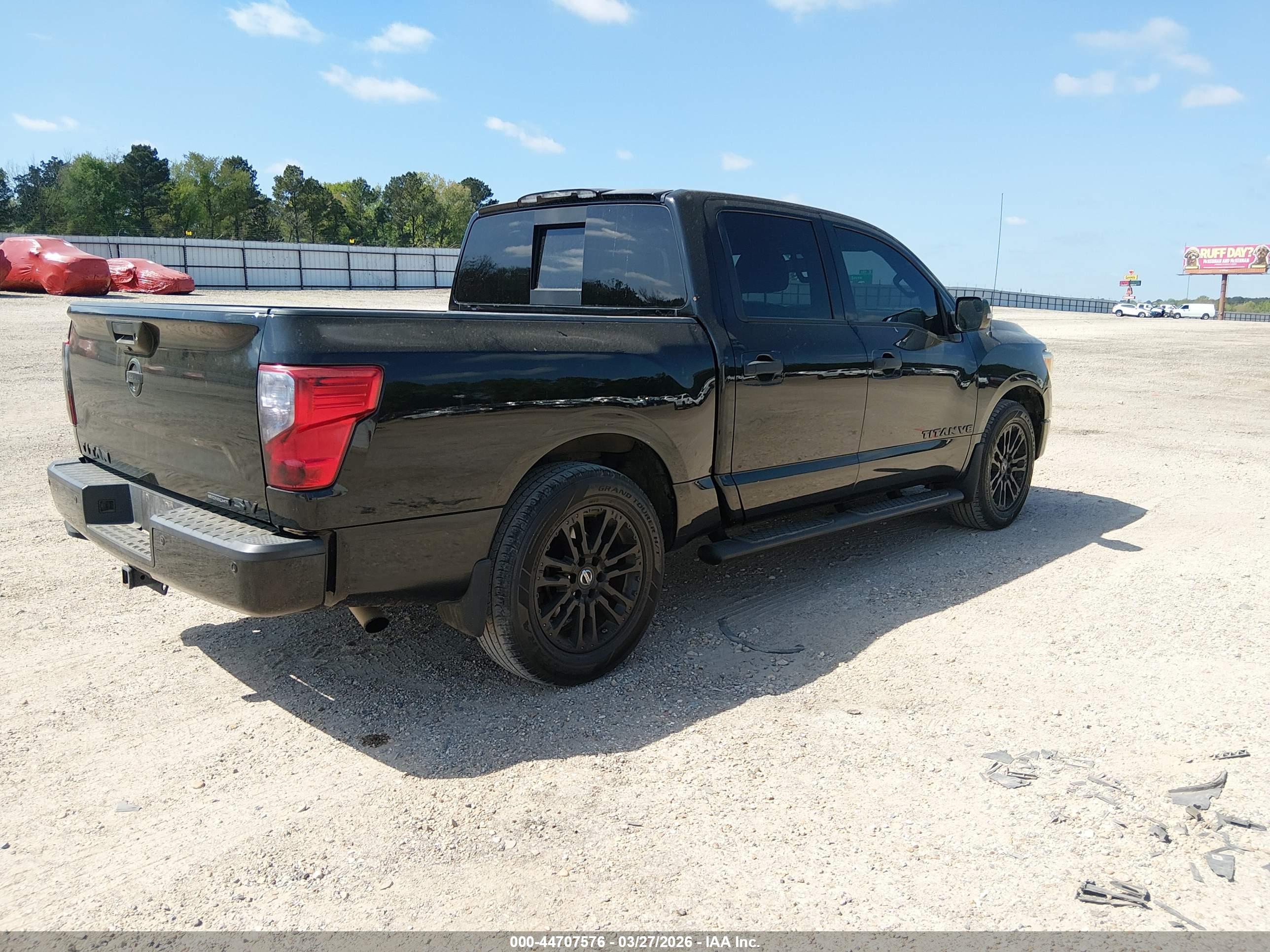 NISSAN TITAN image 4