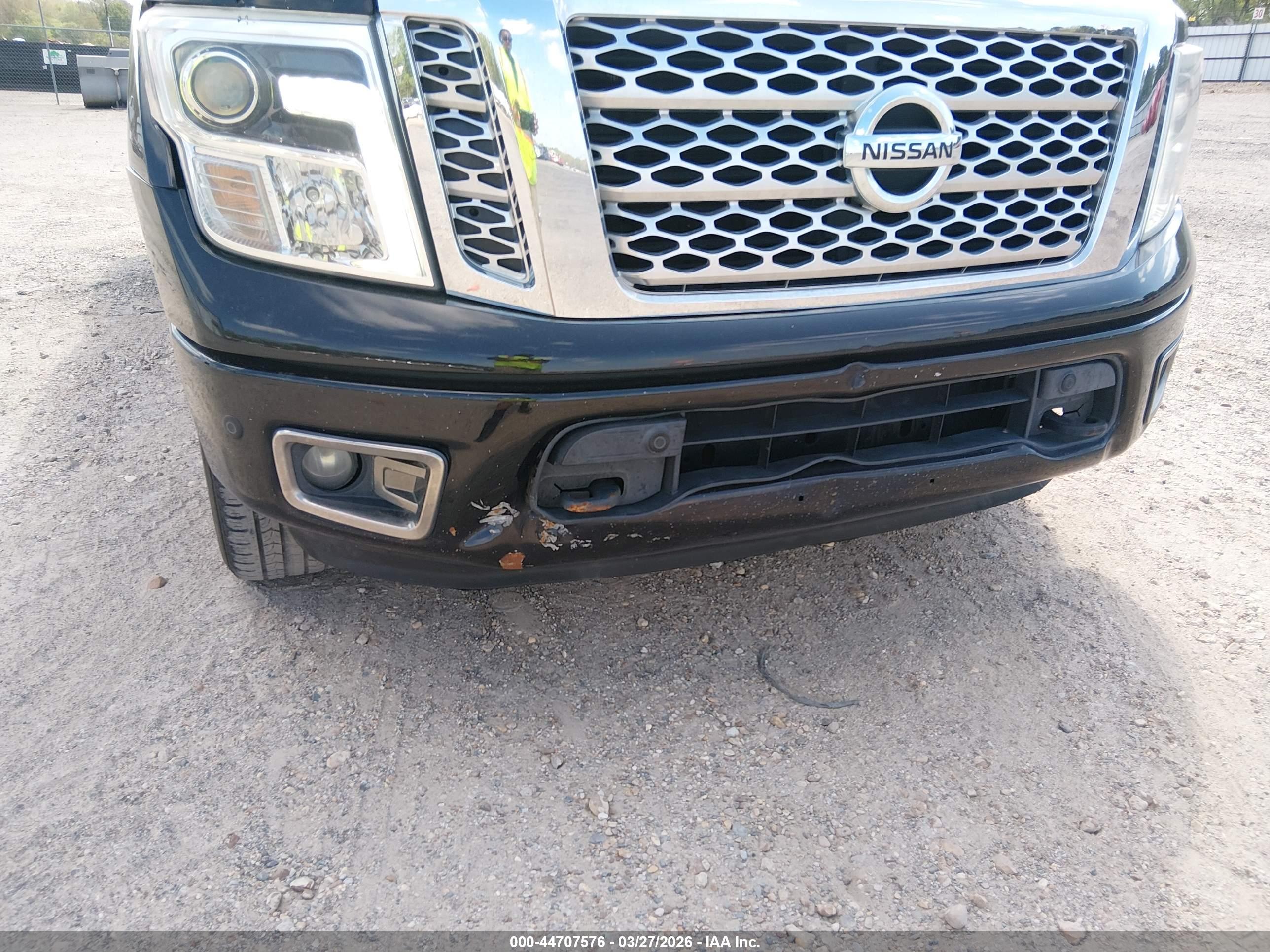 NISSAN TITAN image 6