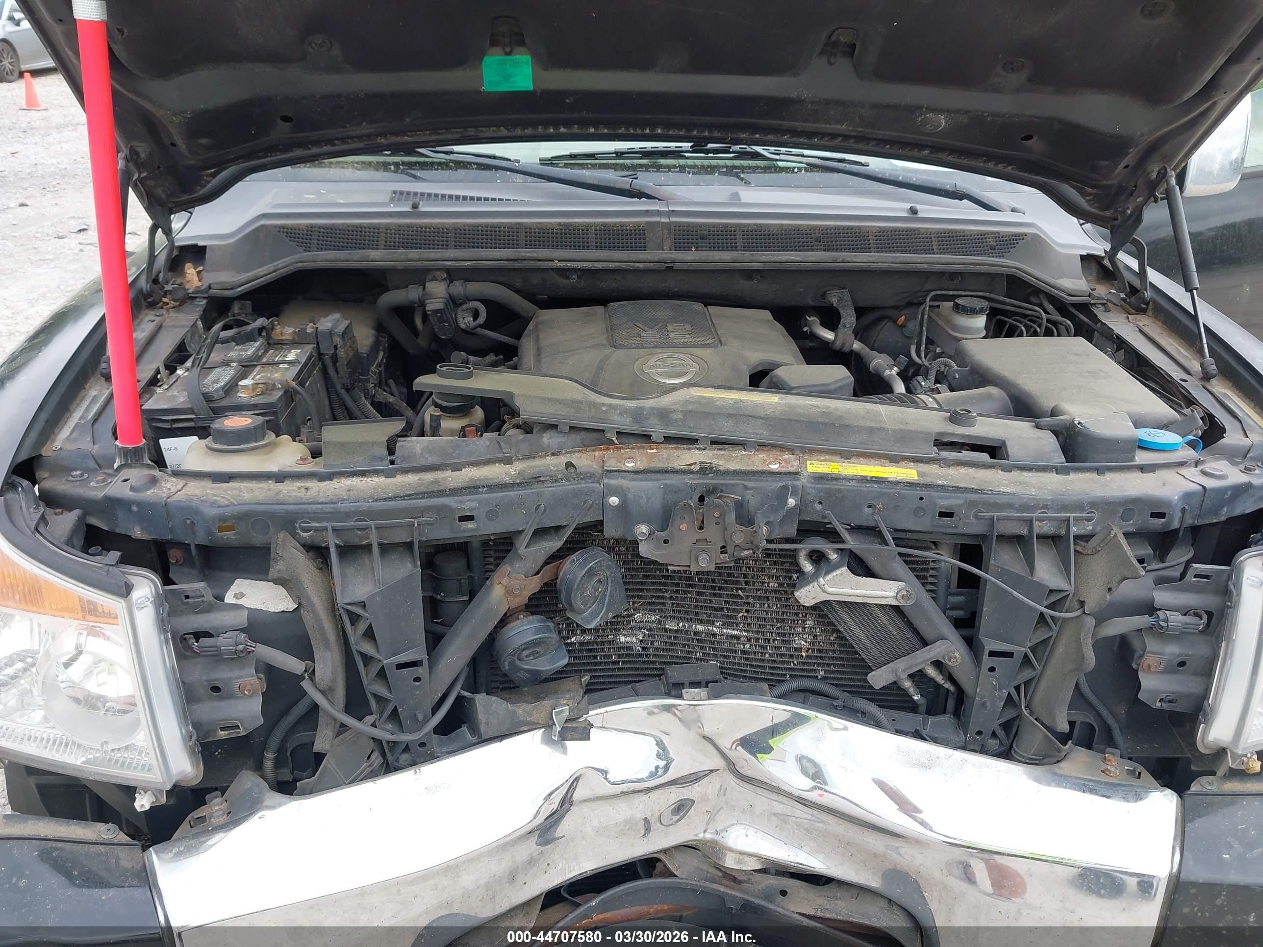 NISSAN TITAN image 10