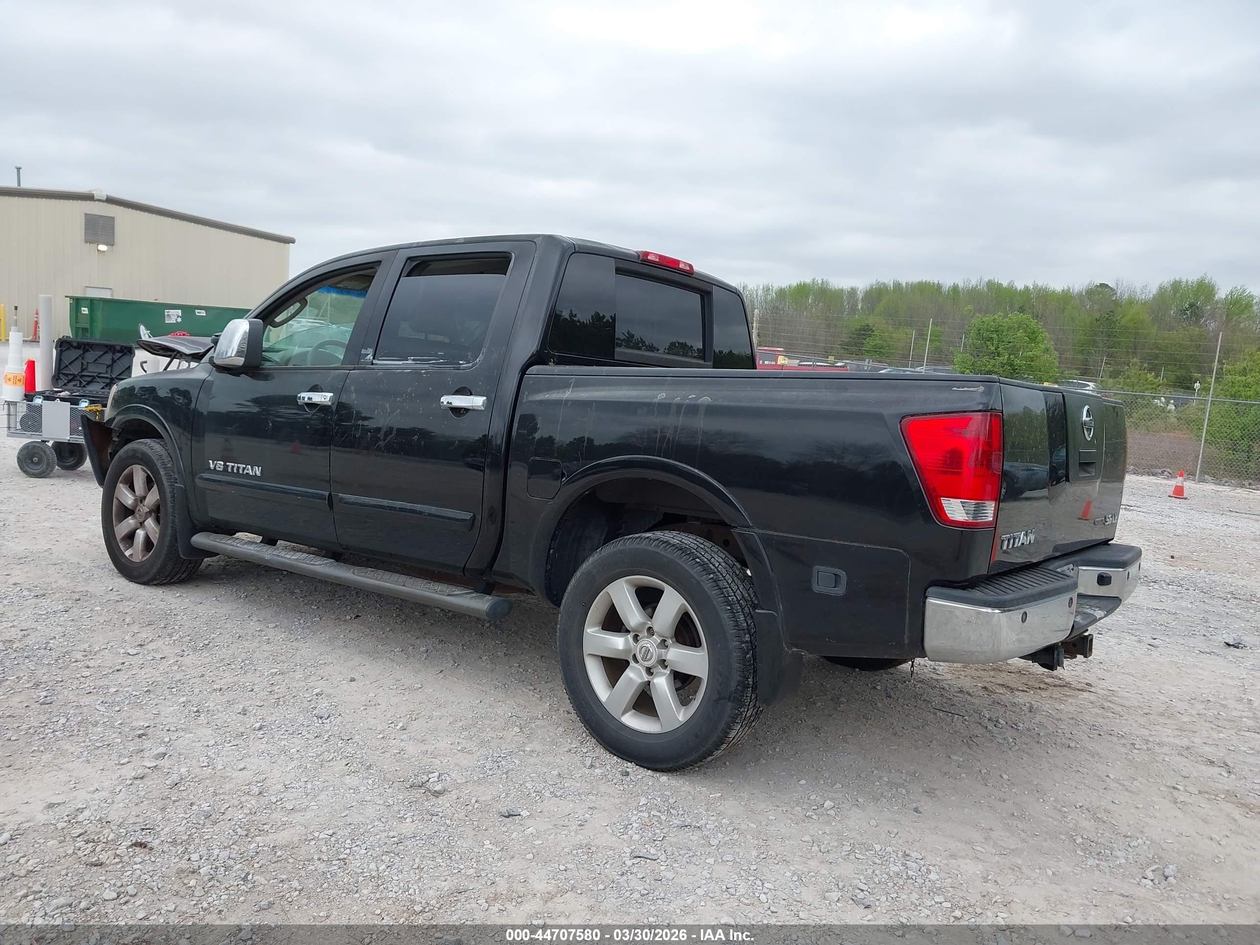 NISSAN TITAN image 3