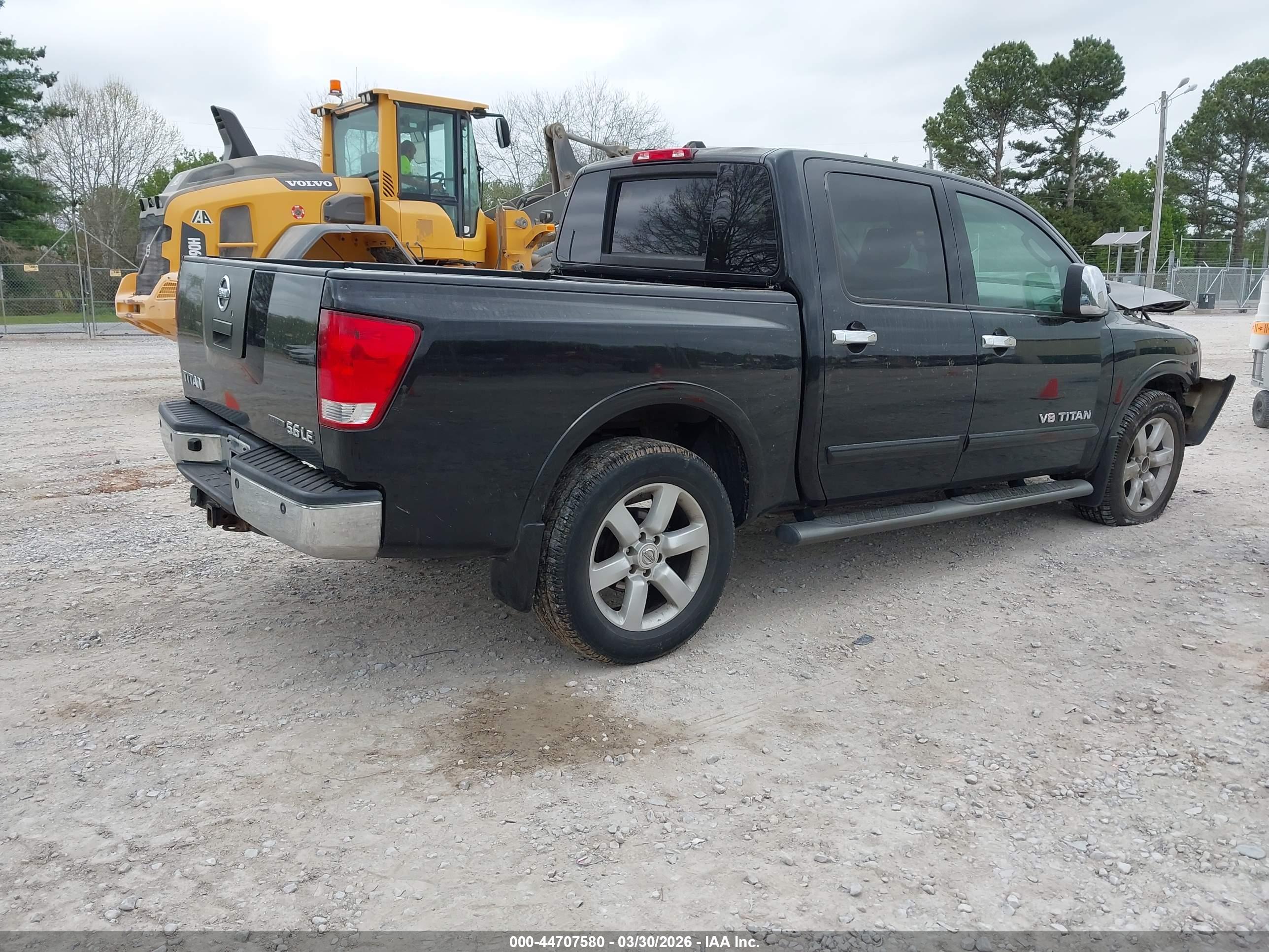 NISSAN TITAN image 4