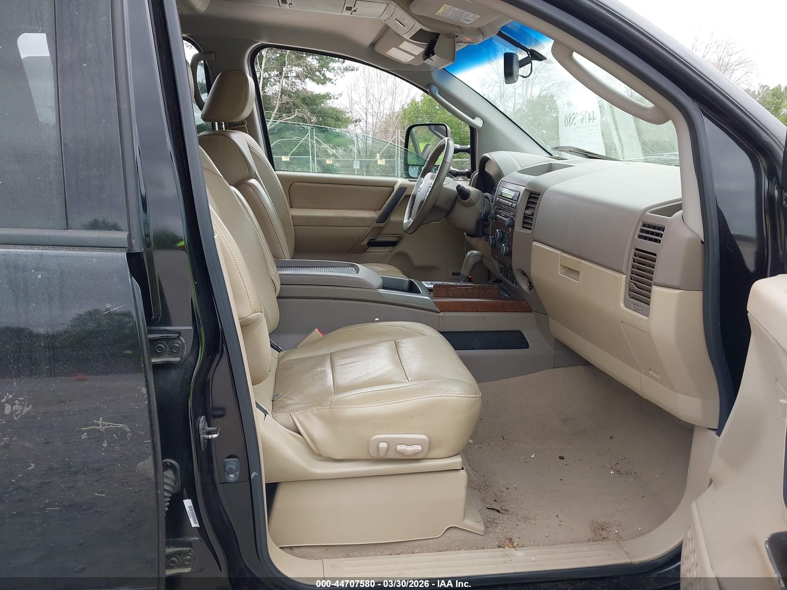 NISSAN TITAN image 5