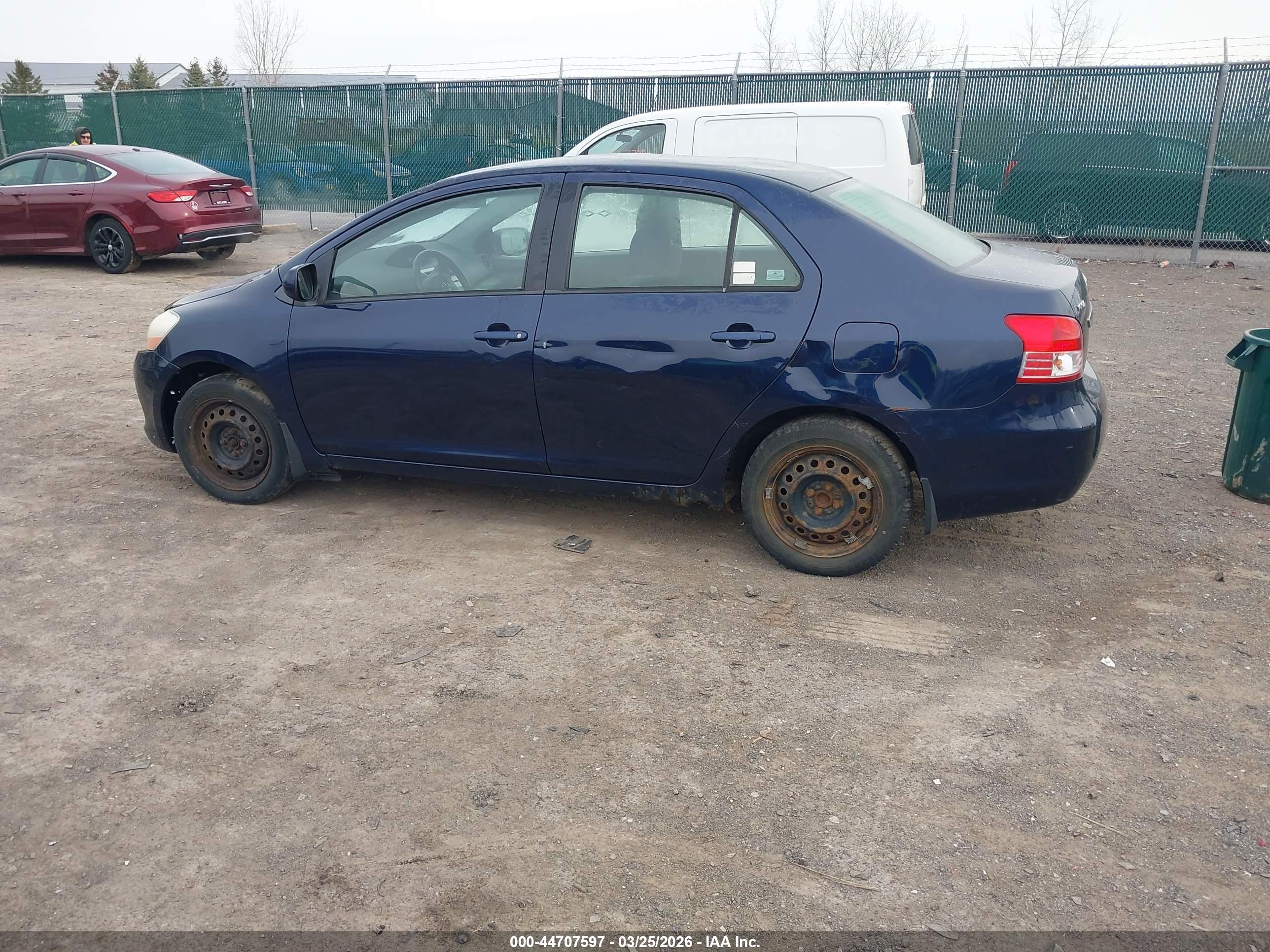 TOYOTA YARIS image 3