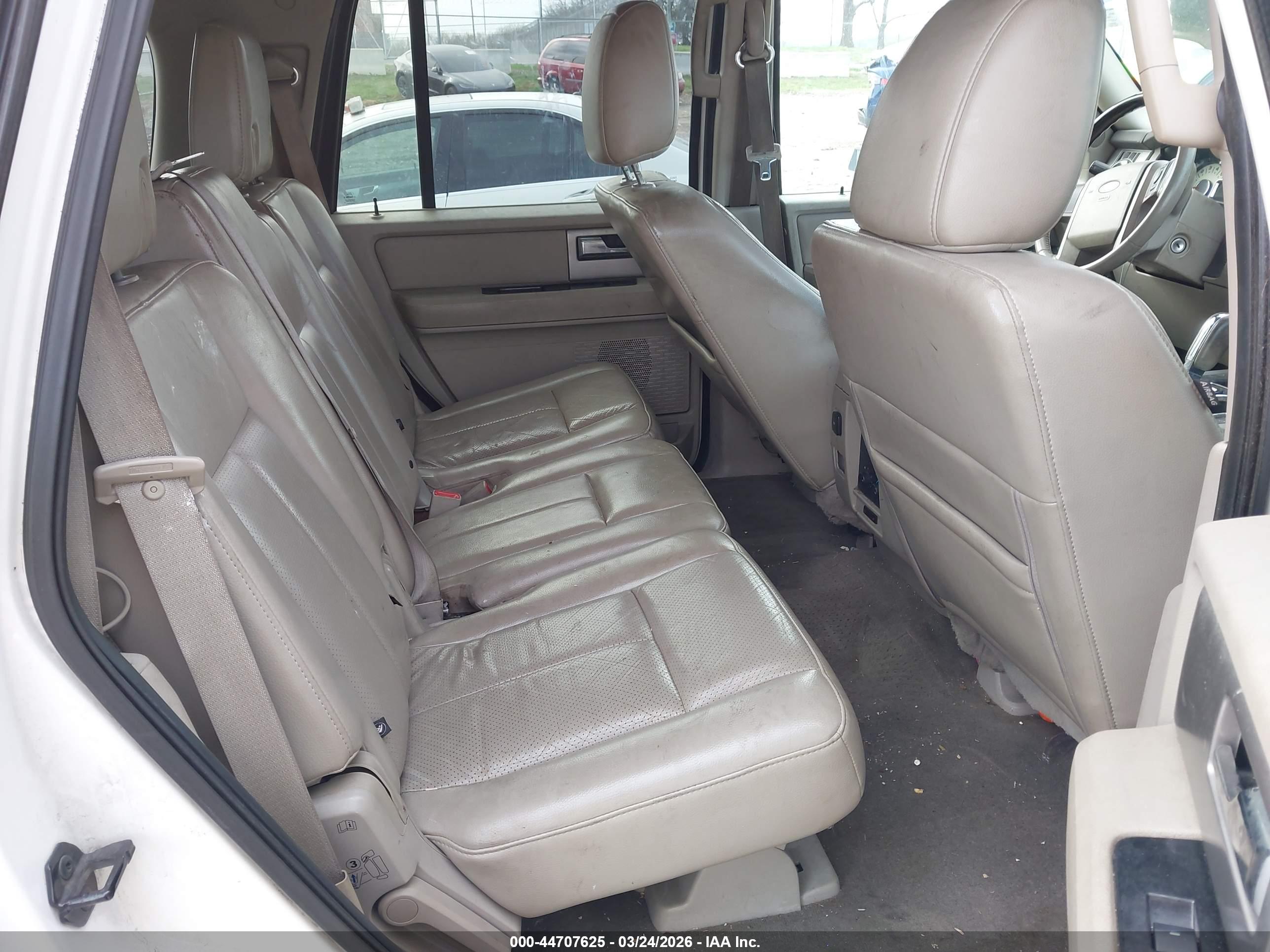 FORD EXPEDITION image 8
