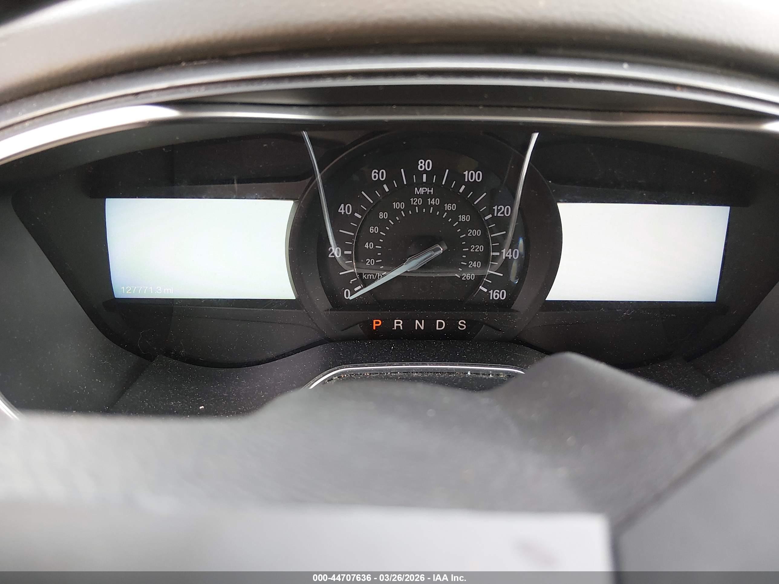 FORD FUSION image 7