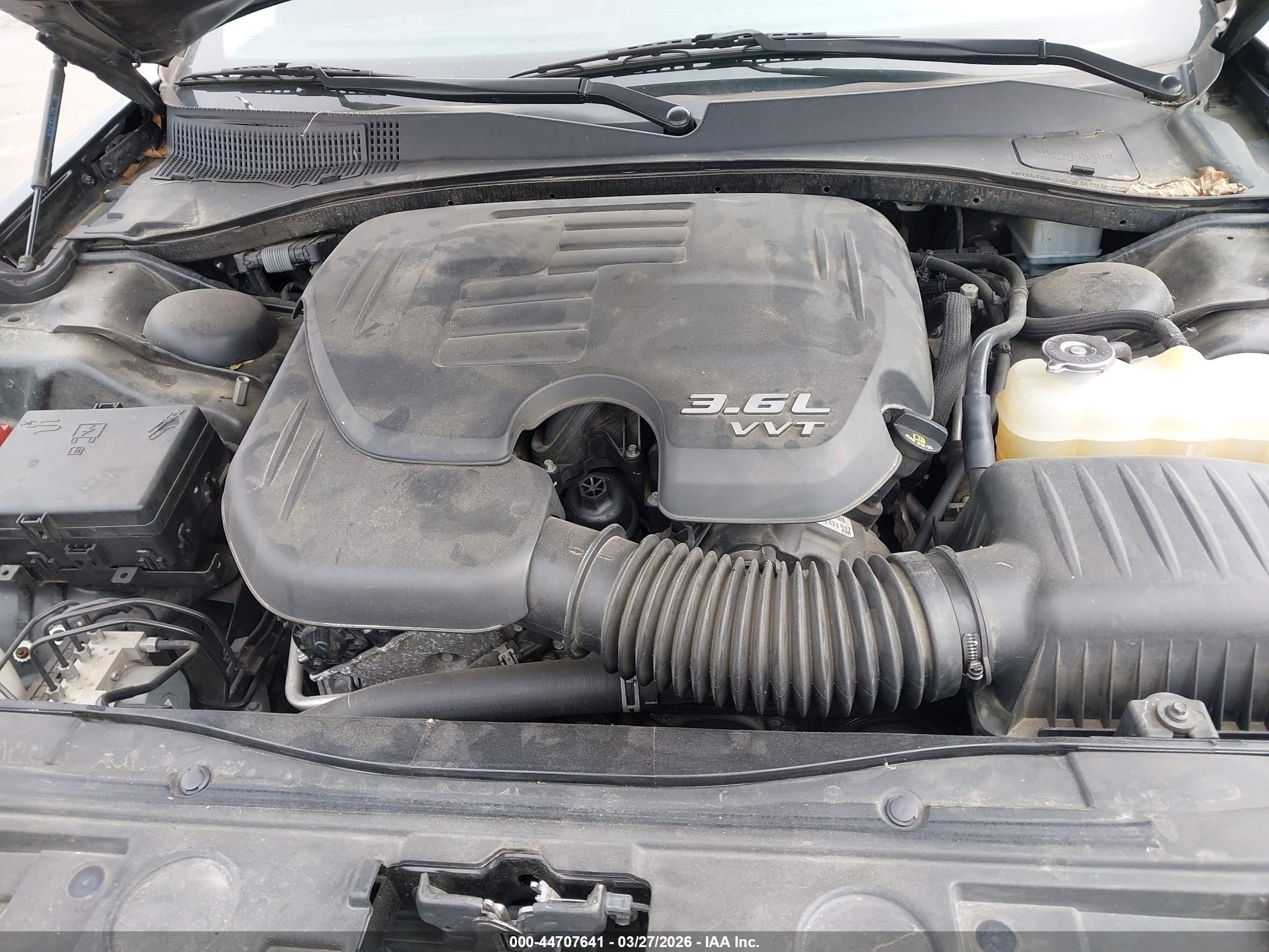 CHRYSLER 300 image 10