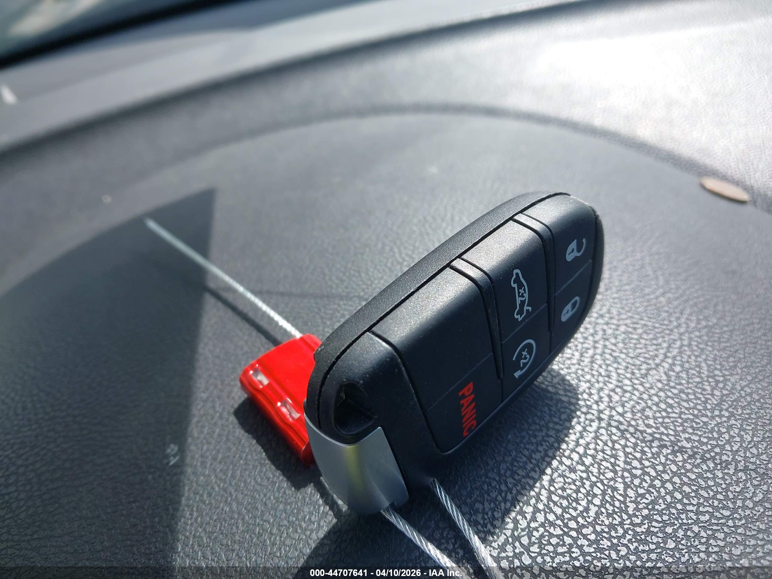 CHRYSLER 300 image 11