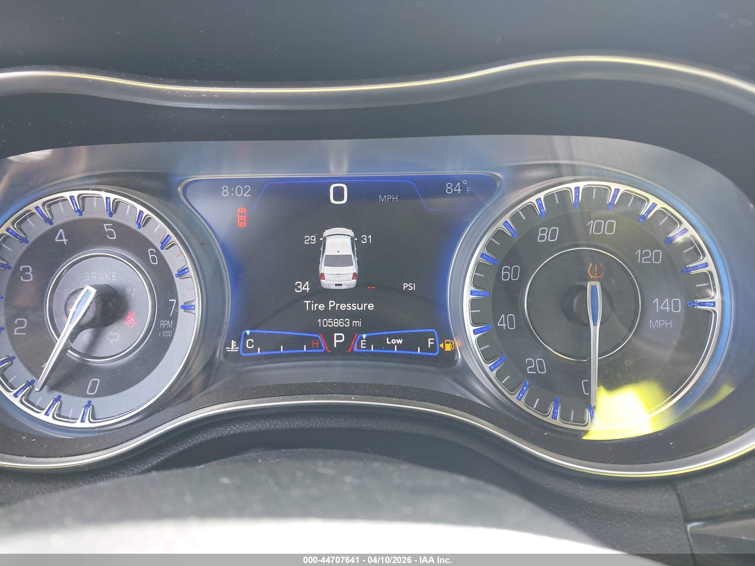 CHRYSLER 300 image 7