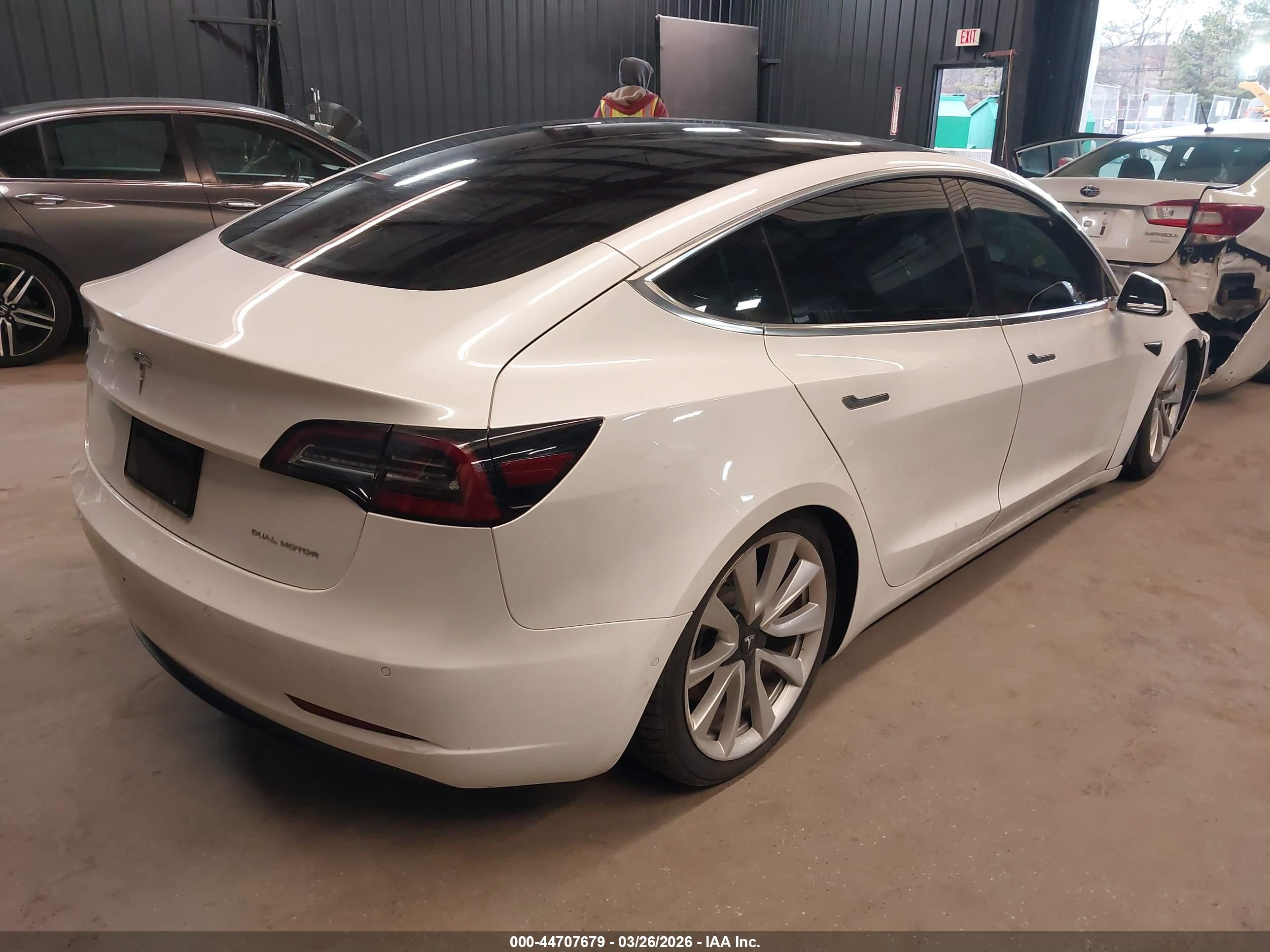 TESLA MODEL image 4