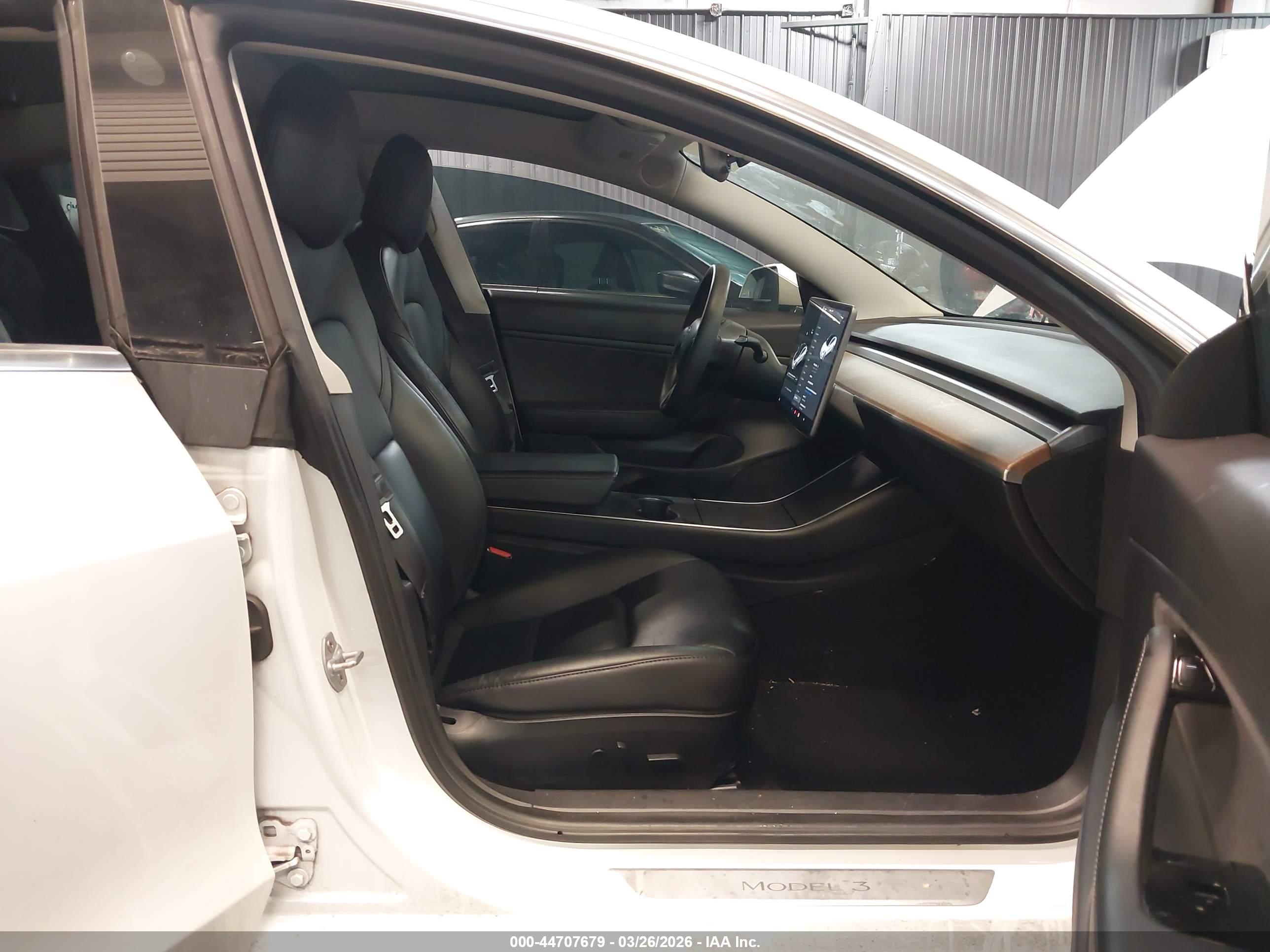 TESLA MODEL image 5