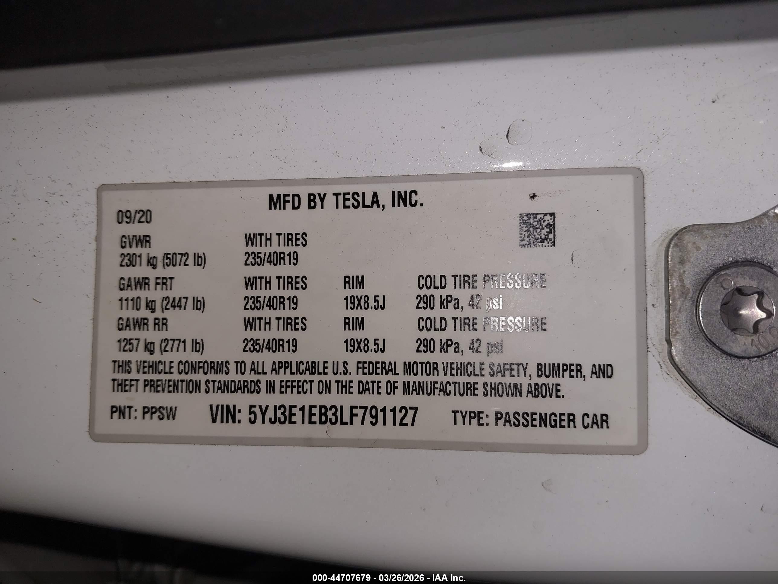 TESLA MODEL image 9