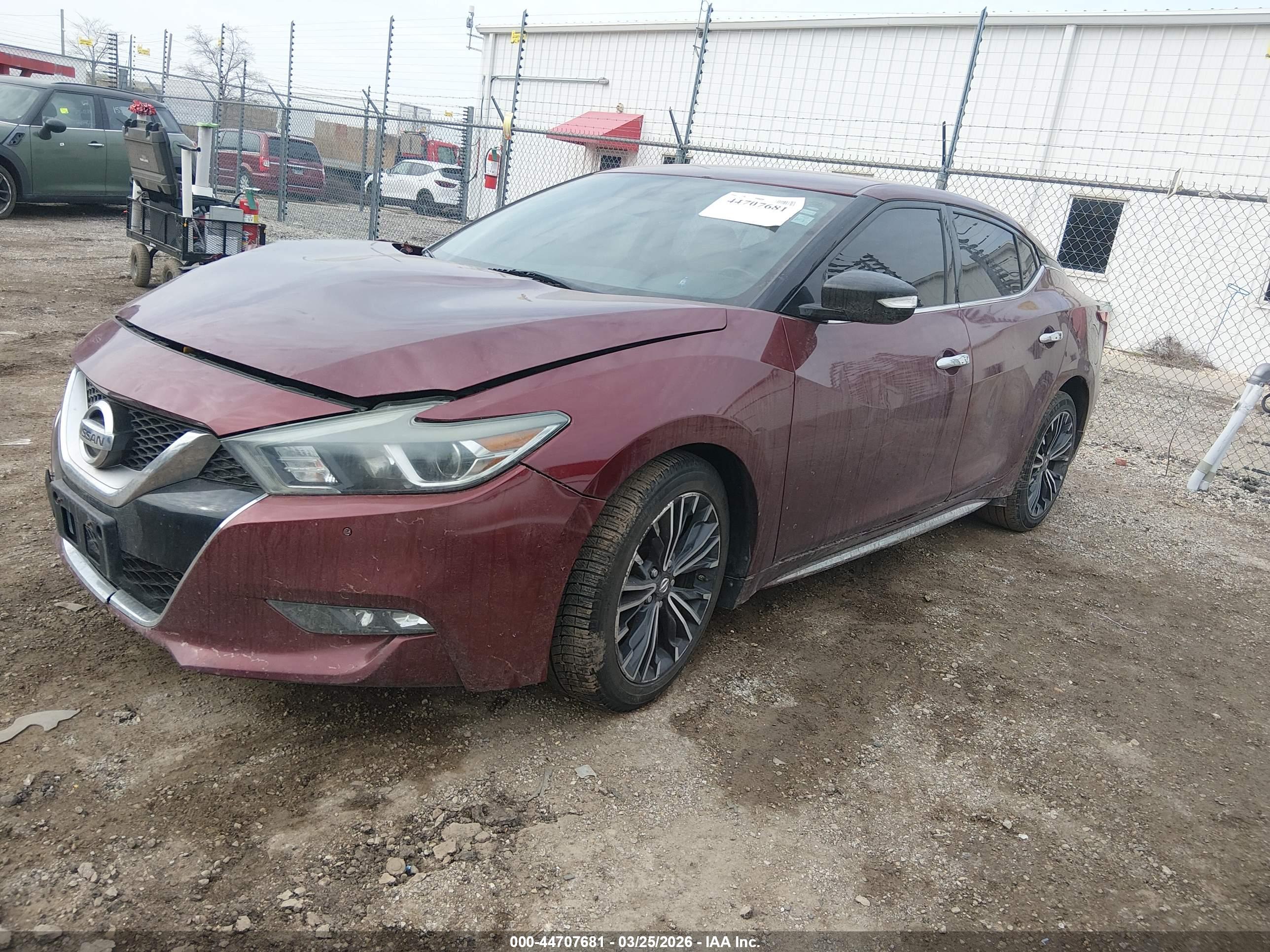 NISSAN MAXIMA image 2