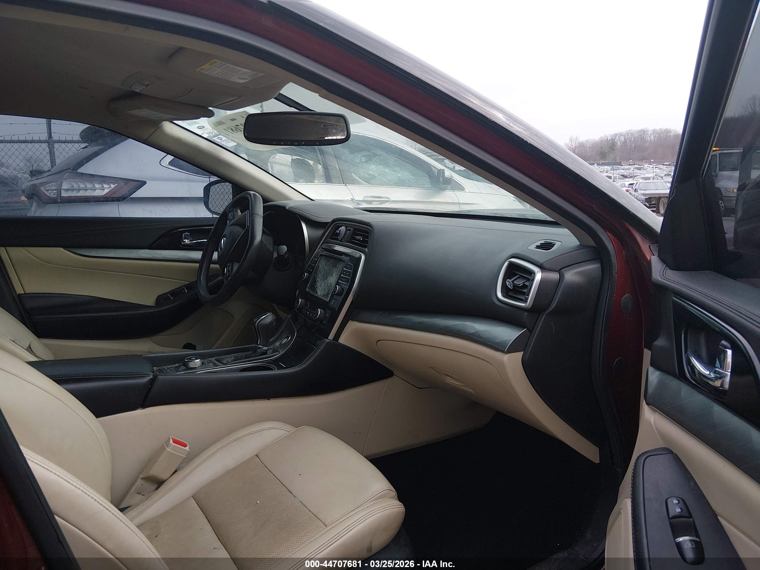 NISSAN MAXIMA image 5