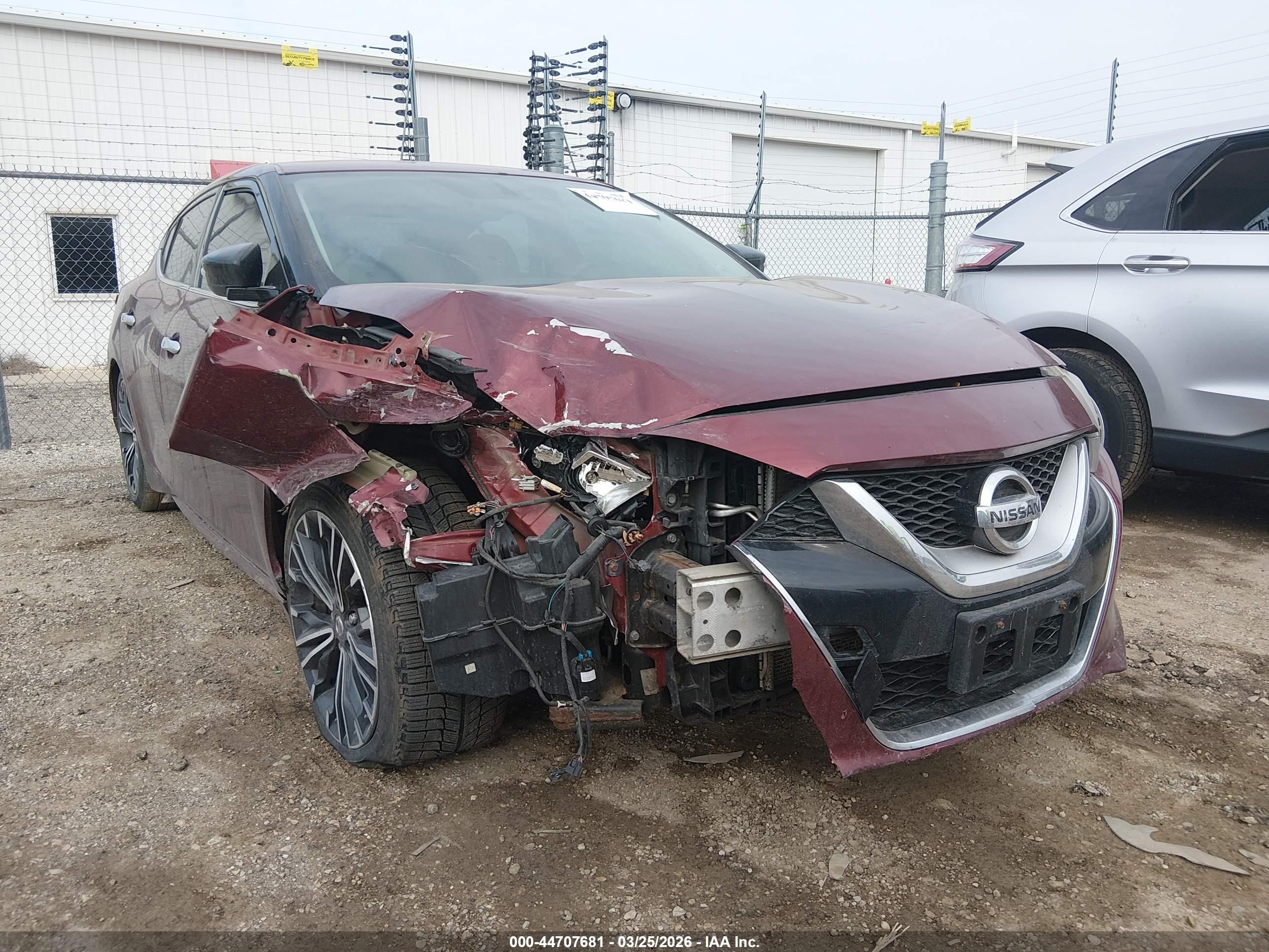 NISSAN MAXIMA image 6
