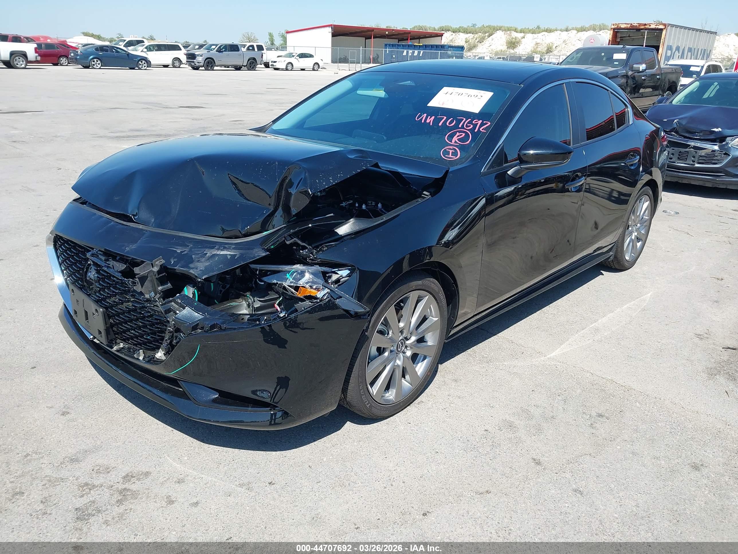 MAZDA MAZDA3 image 2