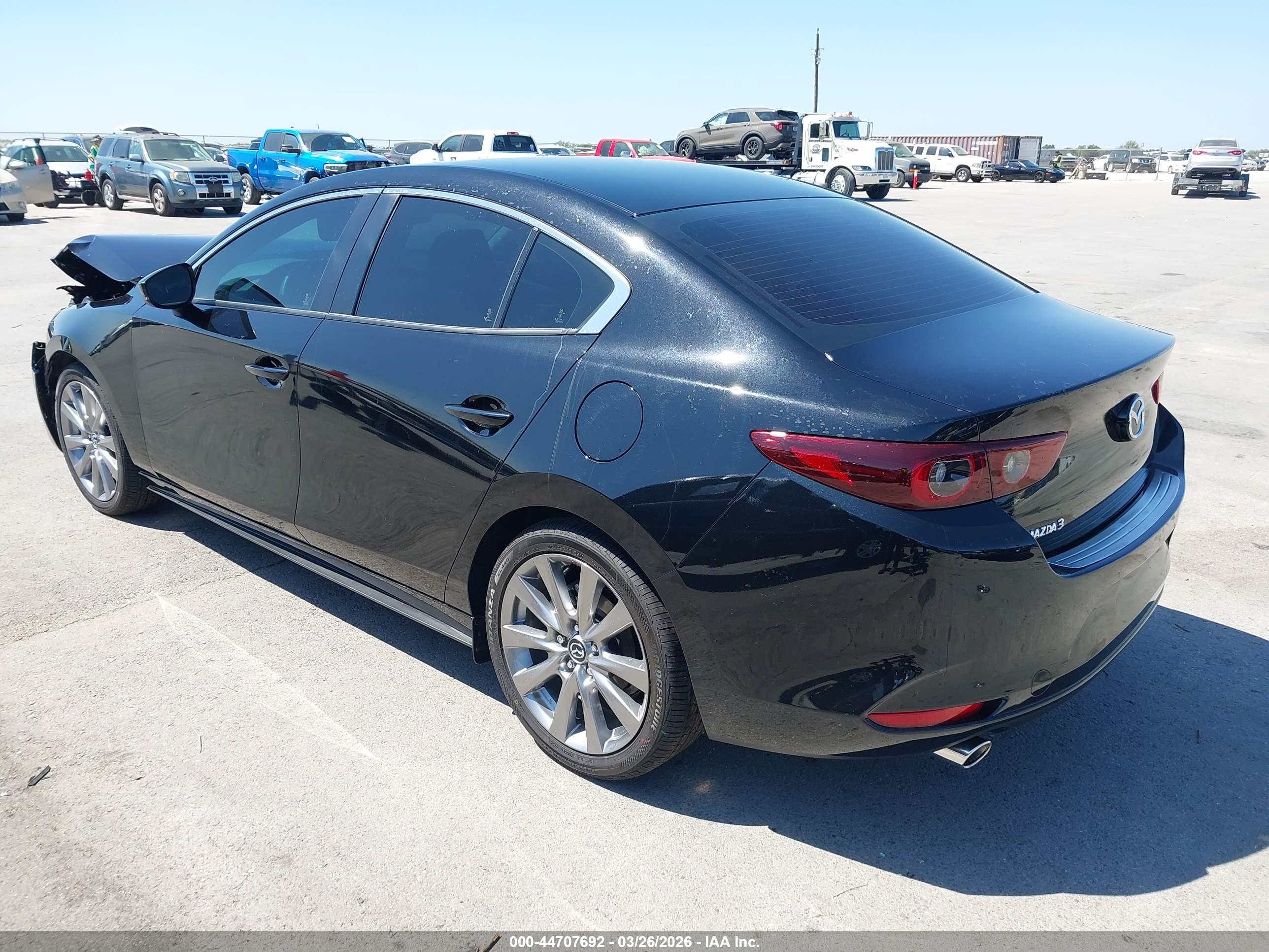MAZDA MAZDA3 image 3