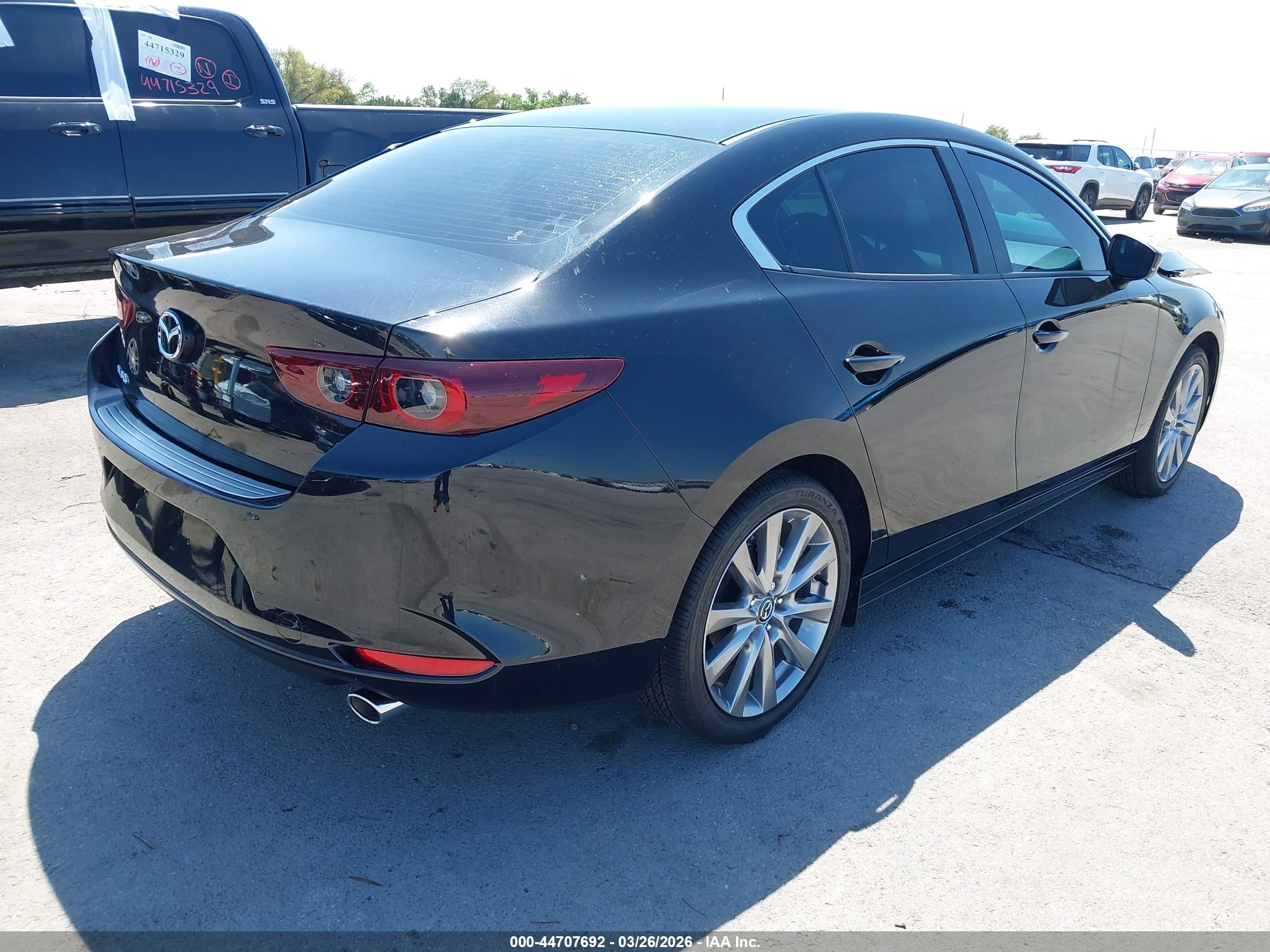 MAZDA MAZDA3 image 4