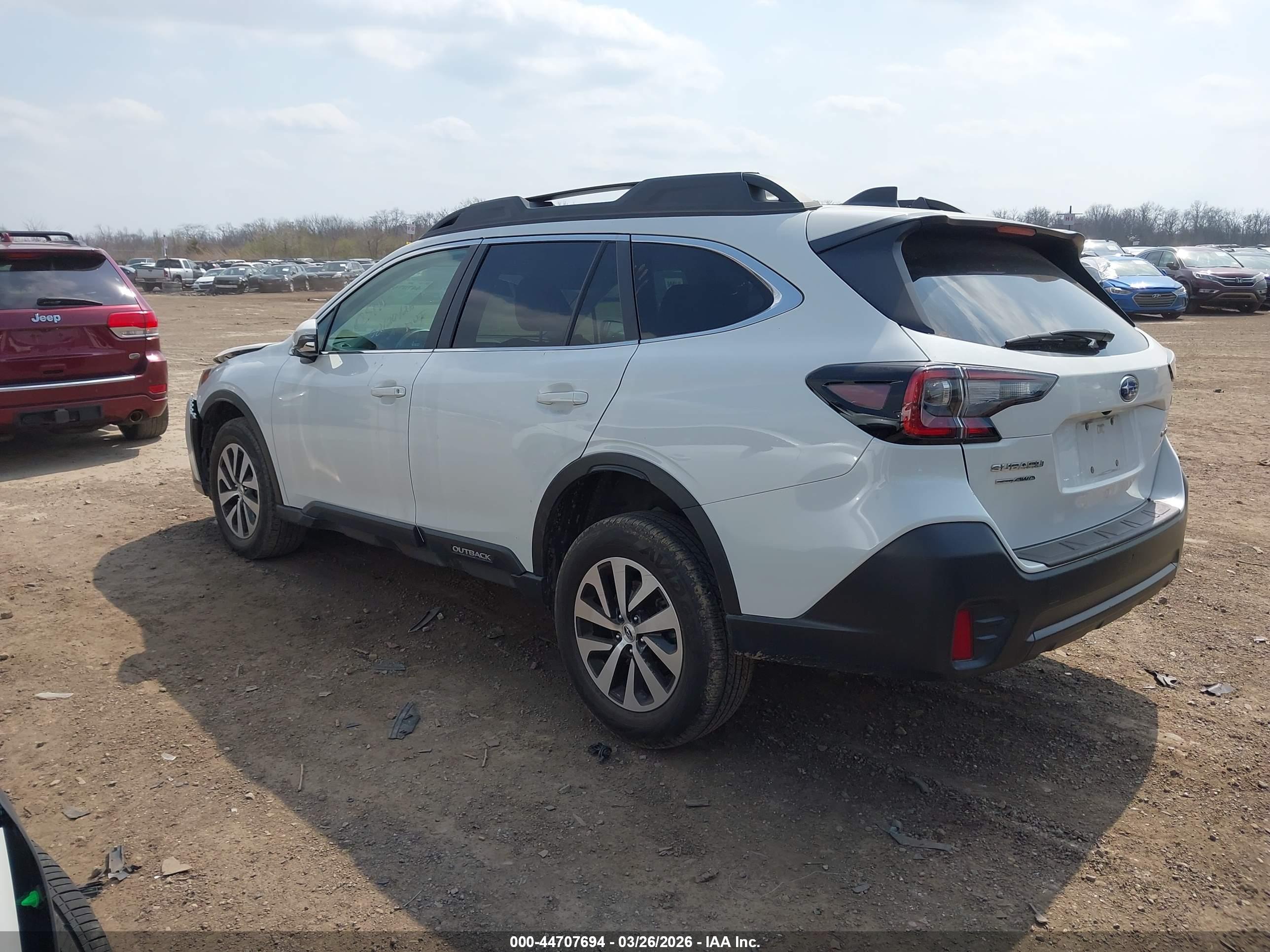 SUBARU OUTBACK image 3