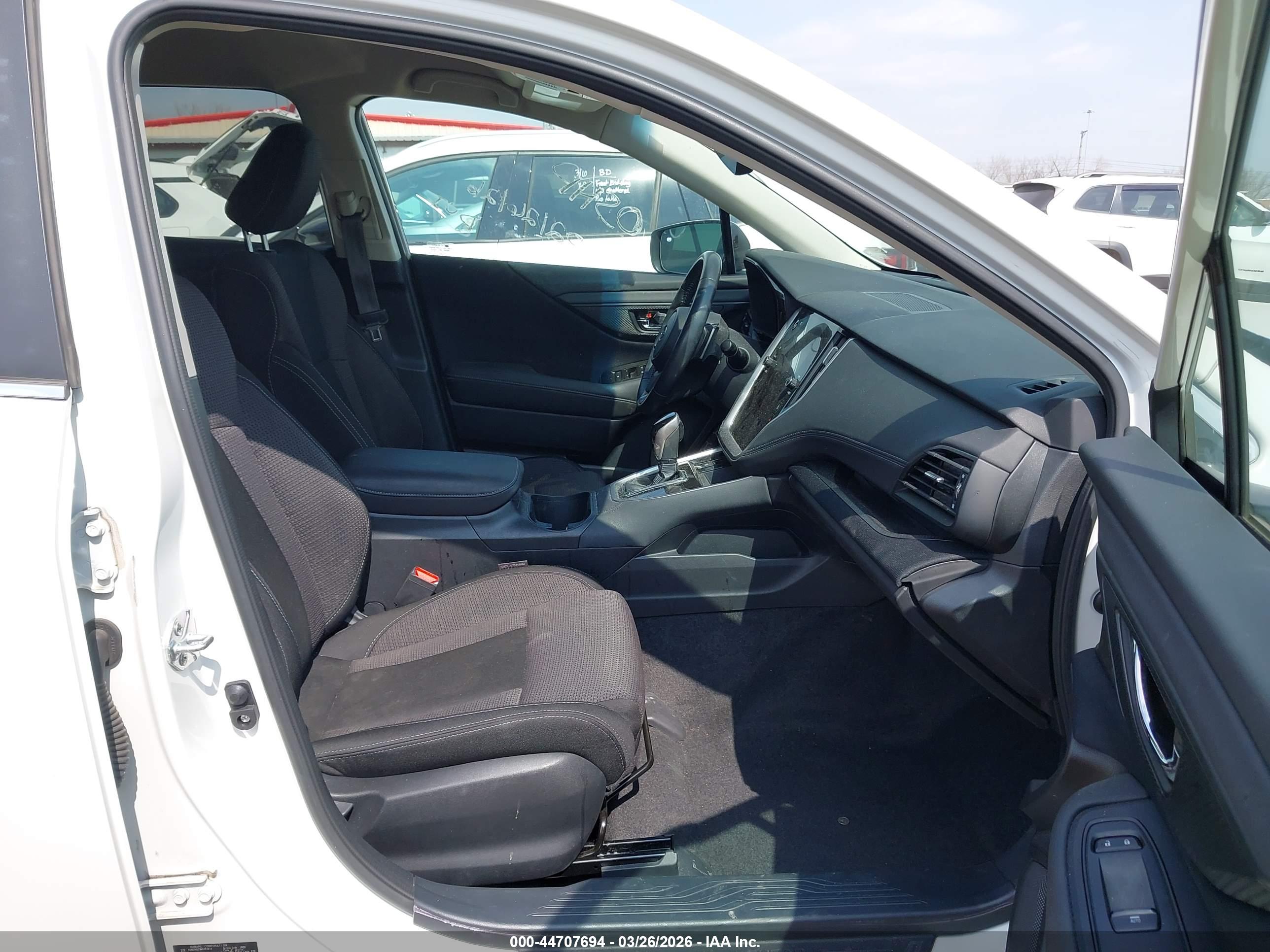 SUBARU OUTBACK image 5