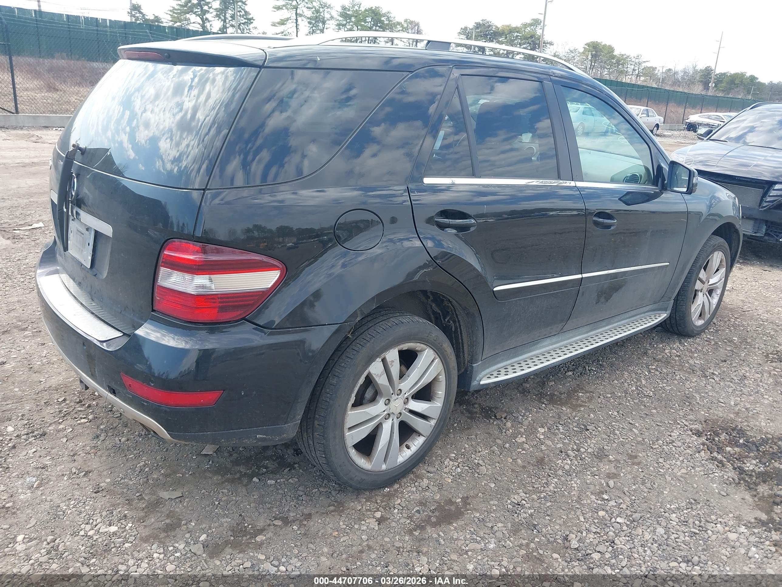 MERCEDES-BENZ ML image 4