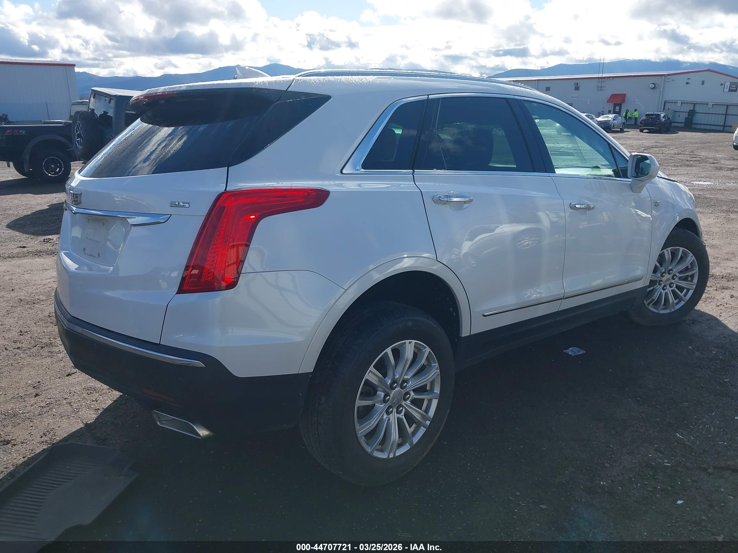 CADILLAC XT5 image 4