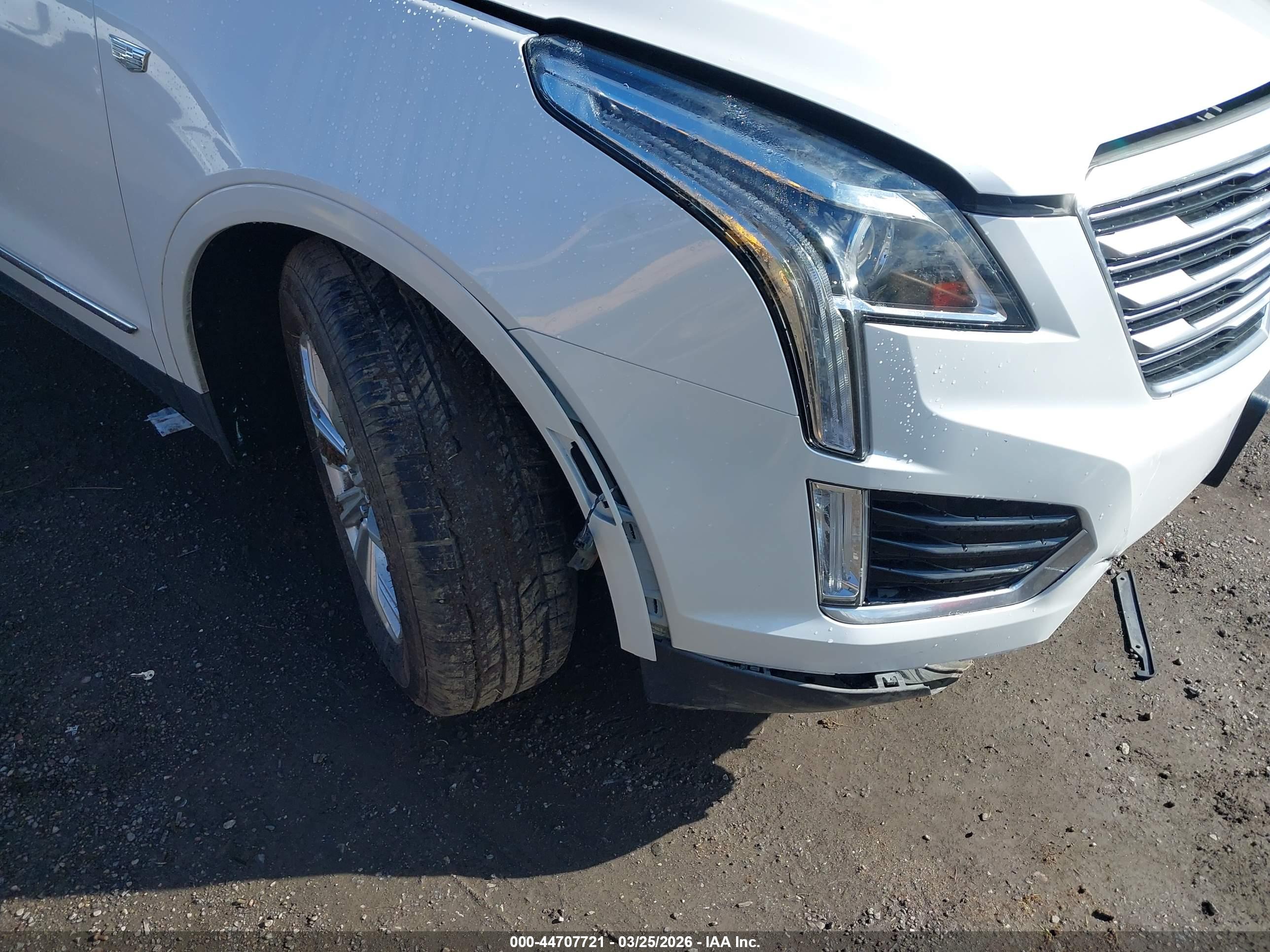 CADILLAC XT5 image 6