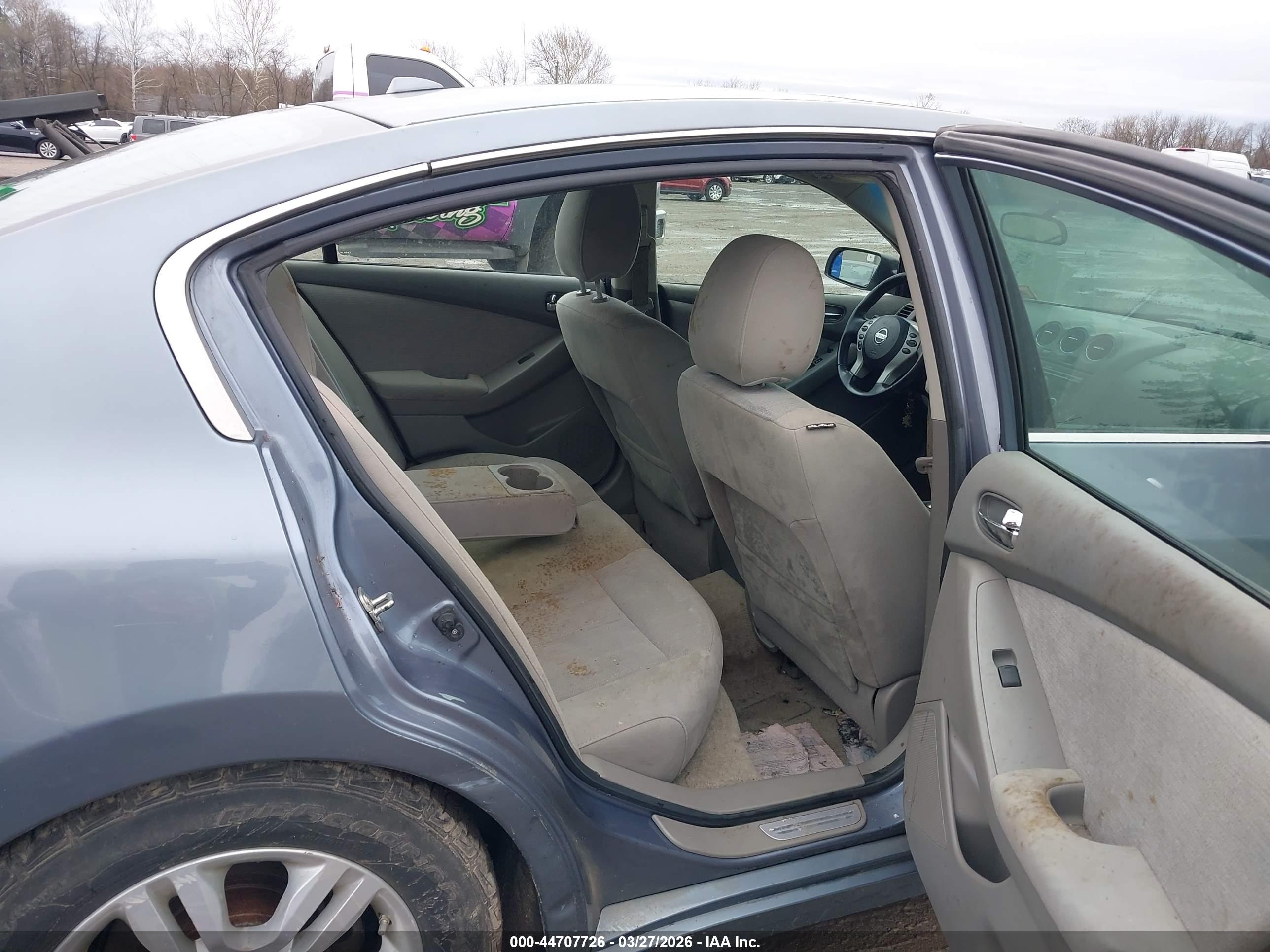 NISSAN ALTIMA image 8