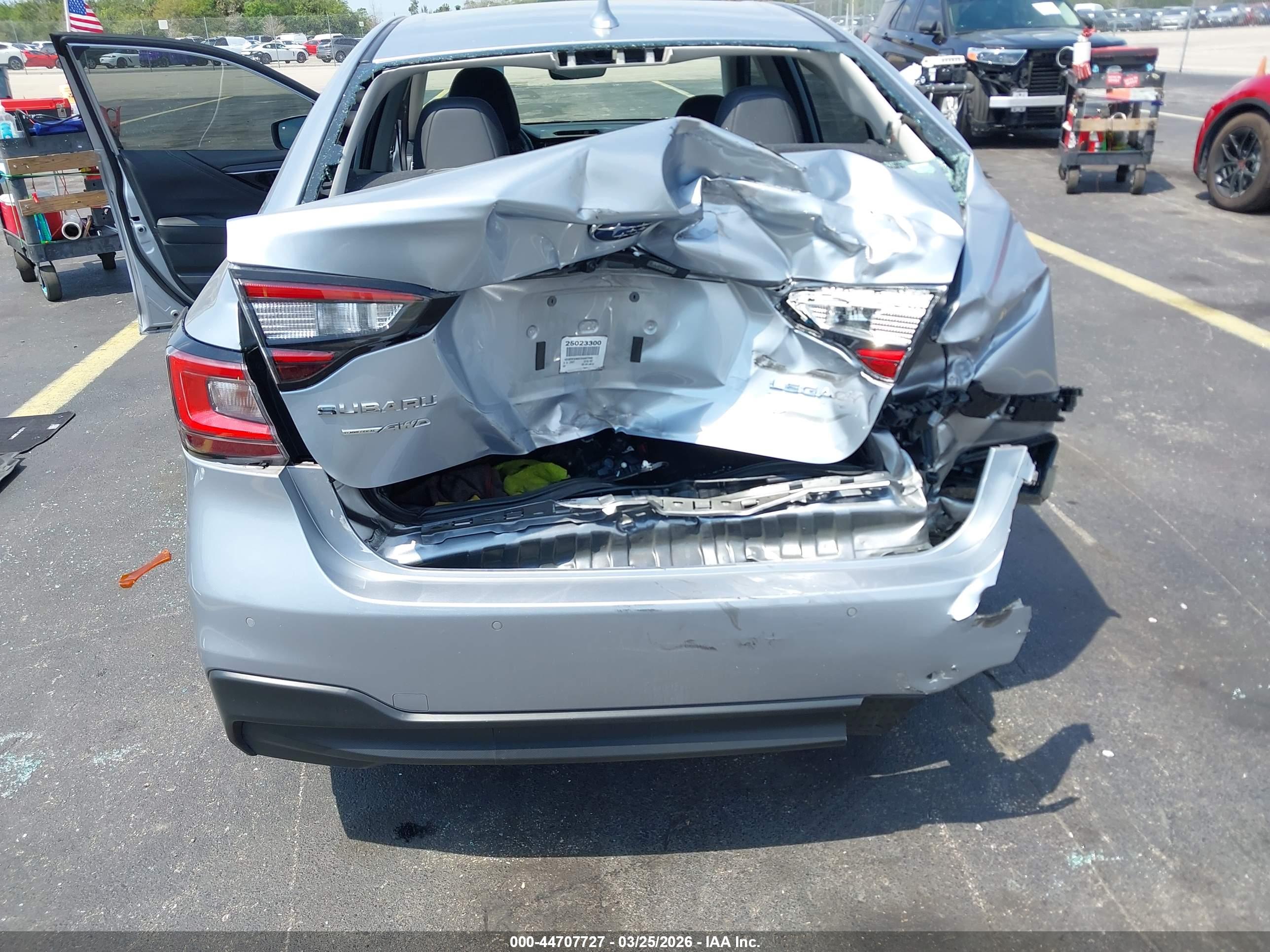 SUBARU LEGACY image 6