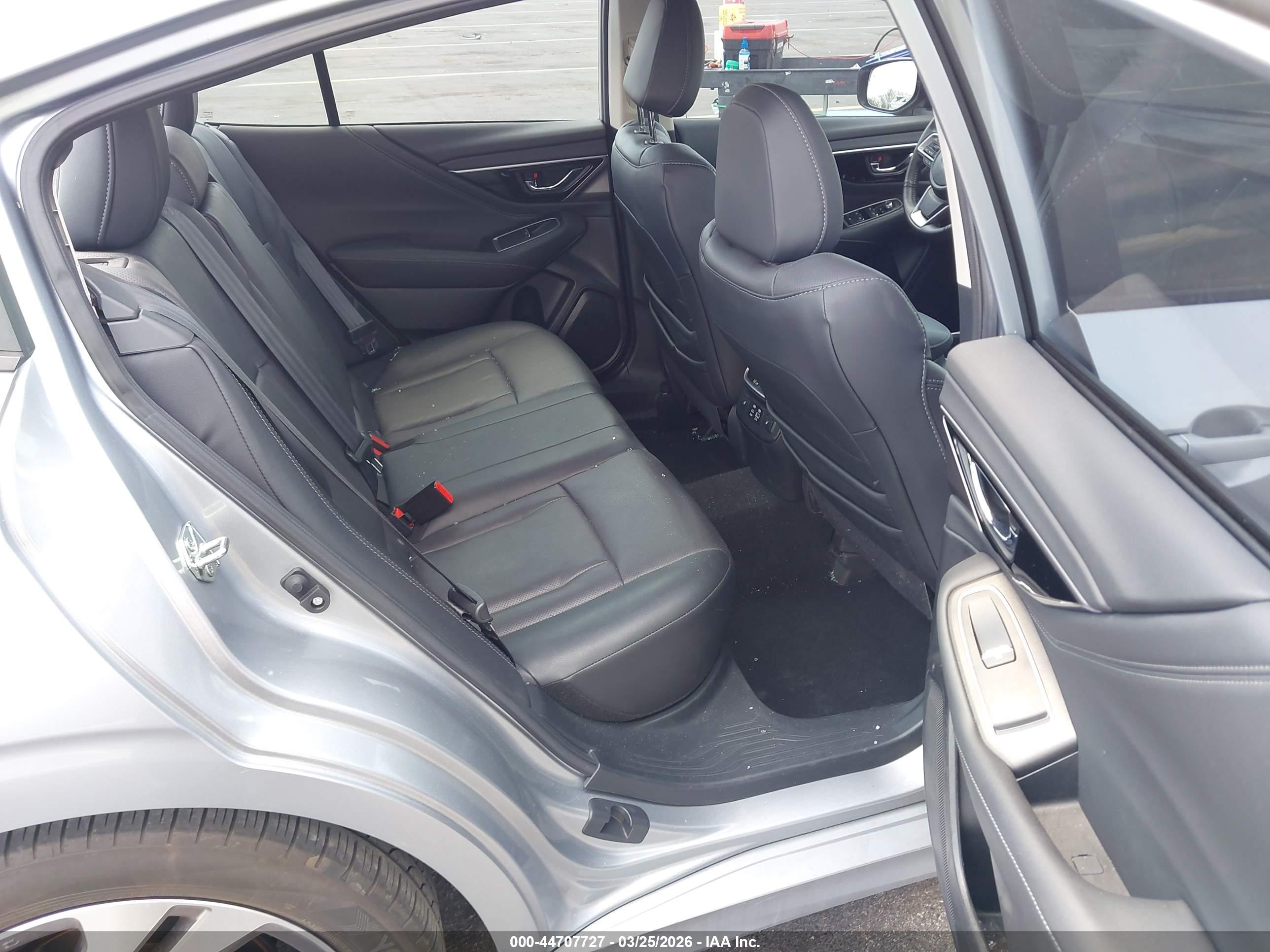 SUBARU LEGACY image 8