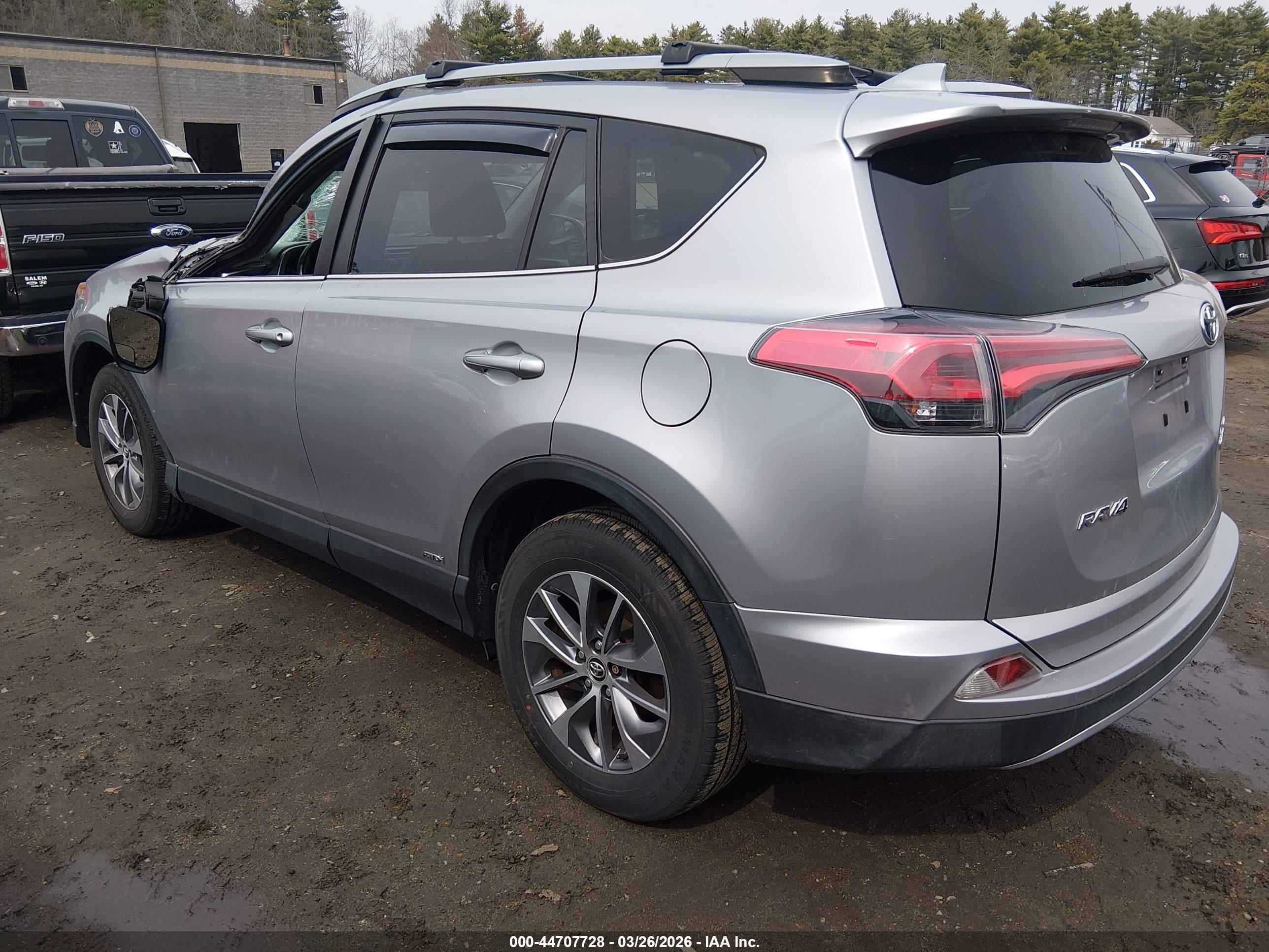 TOYOTA RAV4 image 3