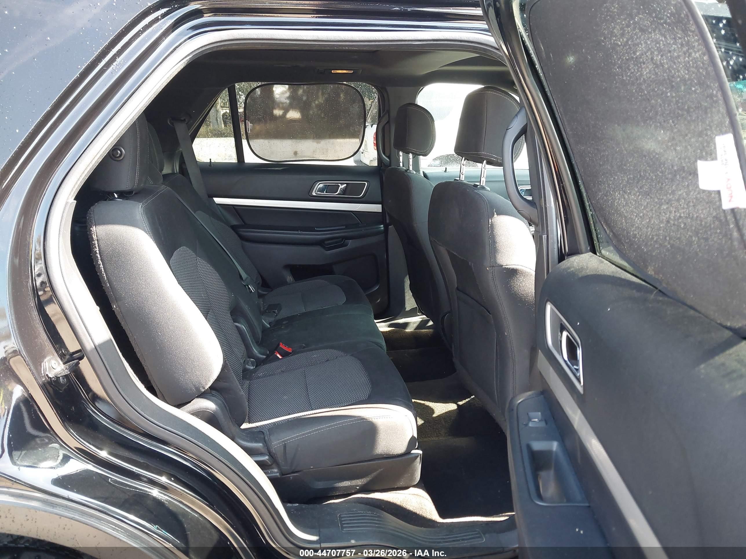 FORD EXPLORER image 8
