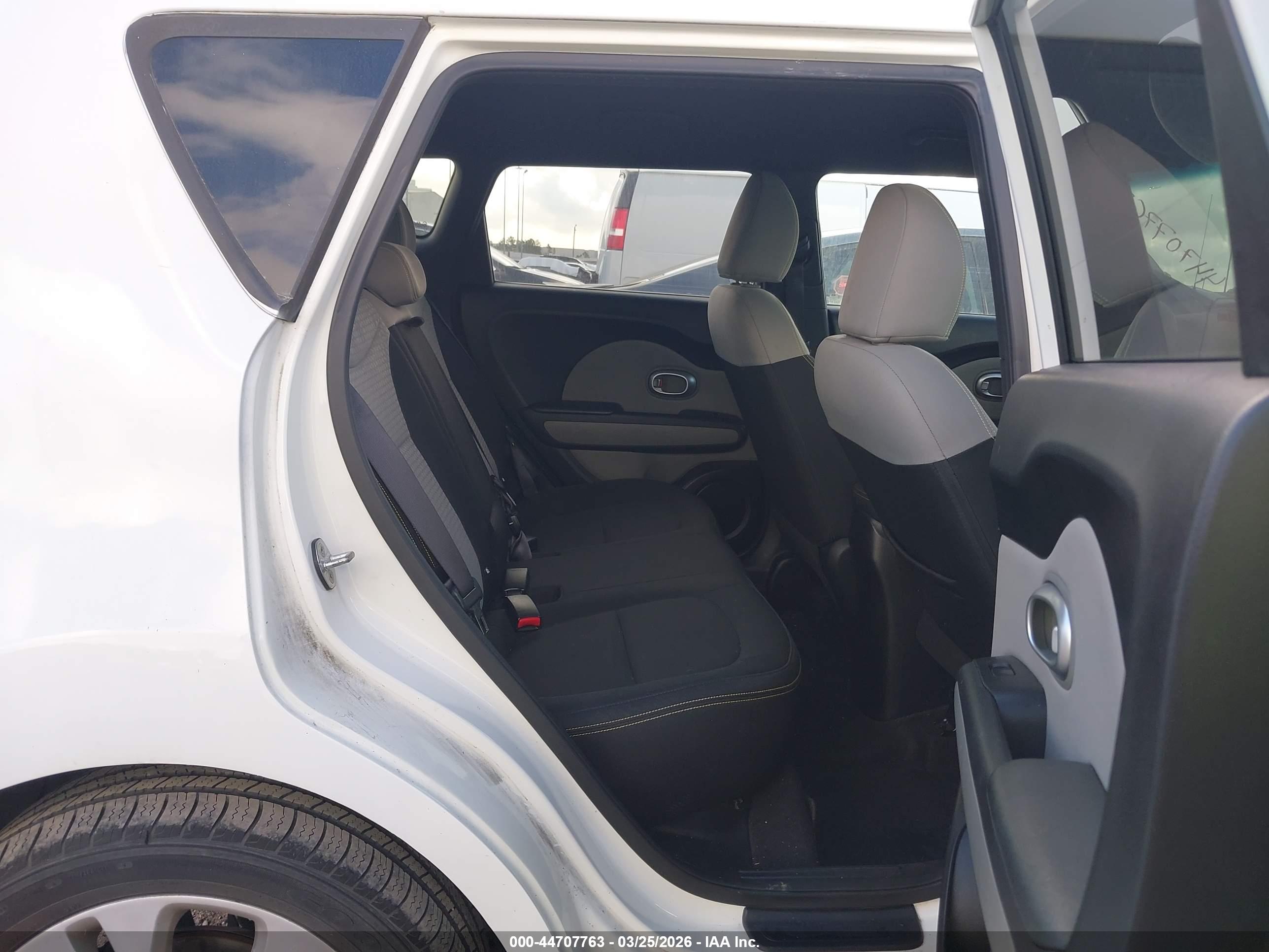 KIA SOUL image 8