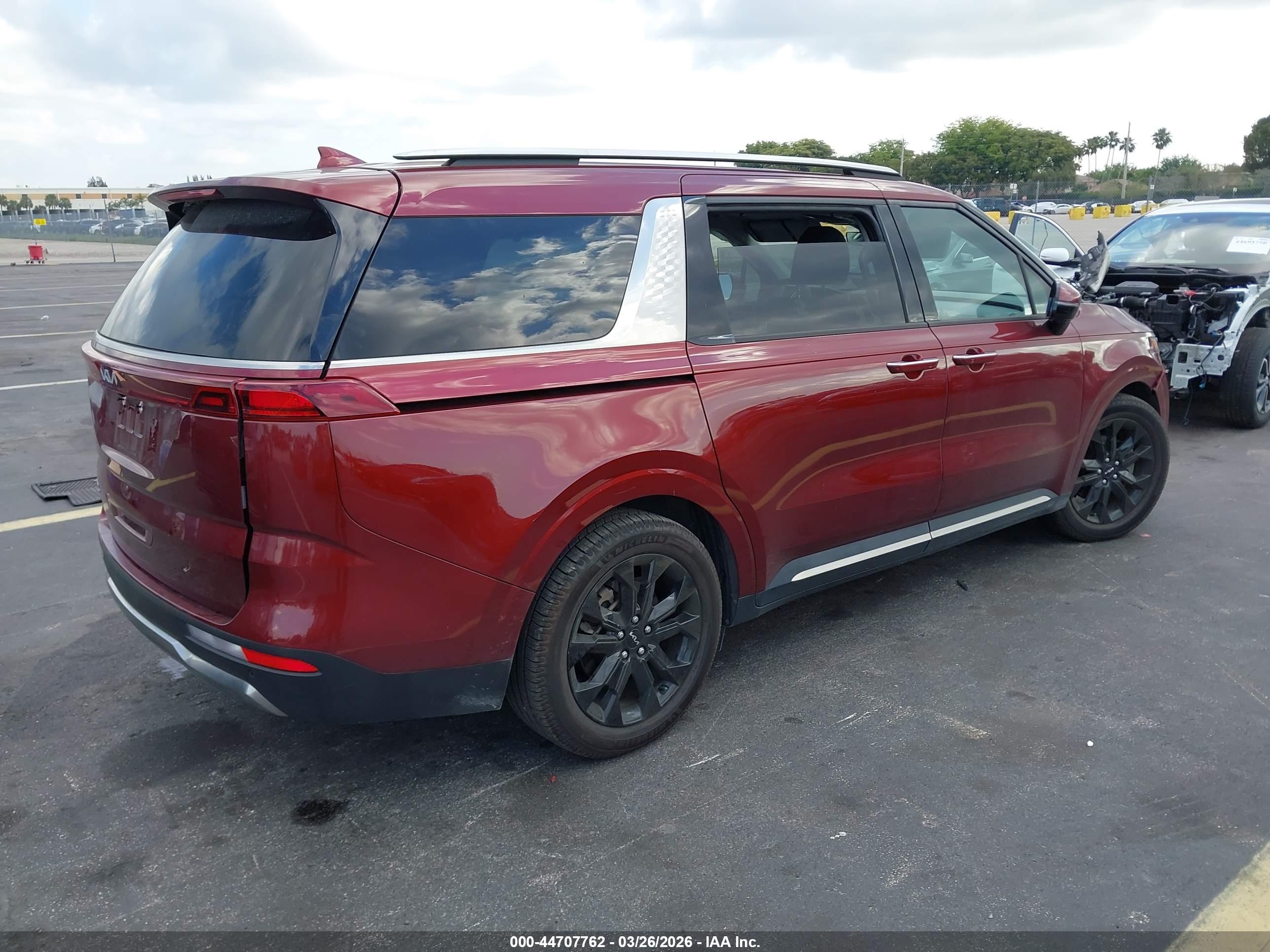 KIA CARNIVAL image 4