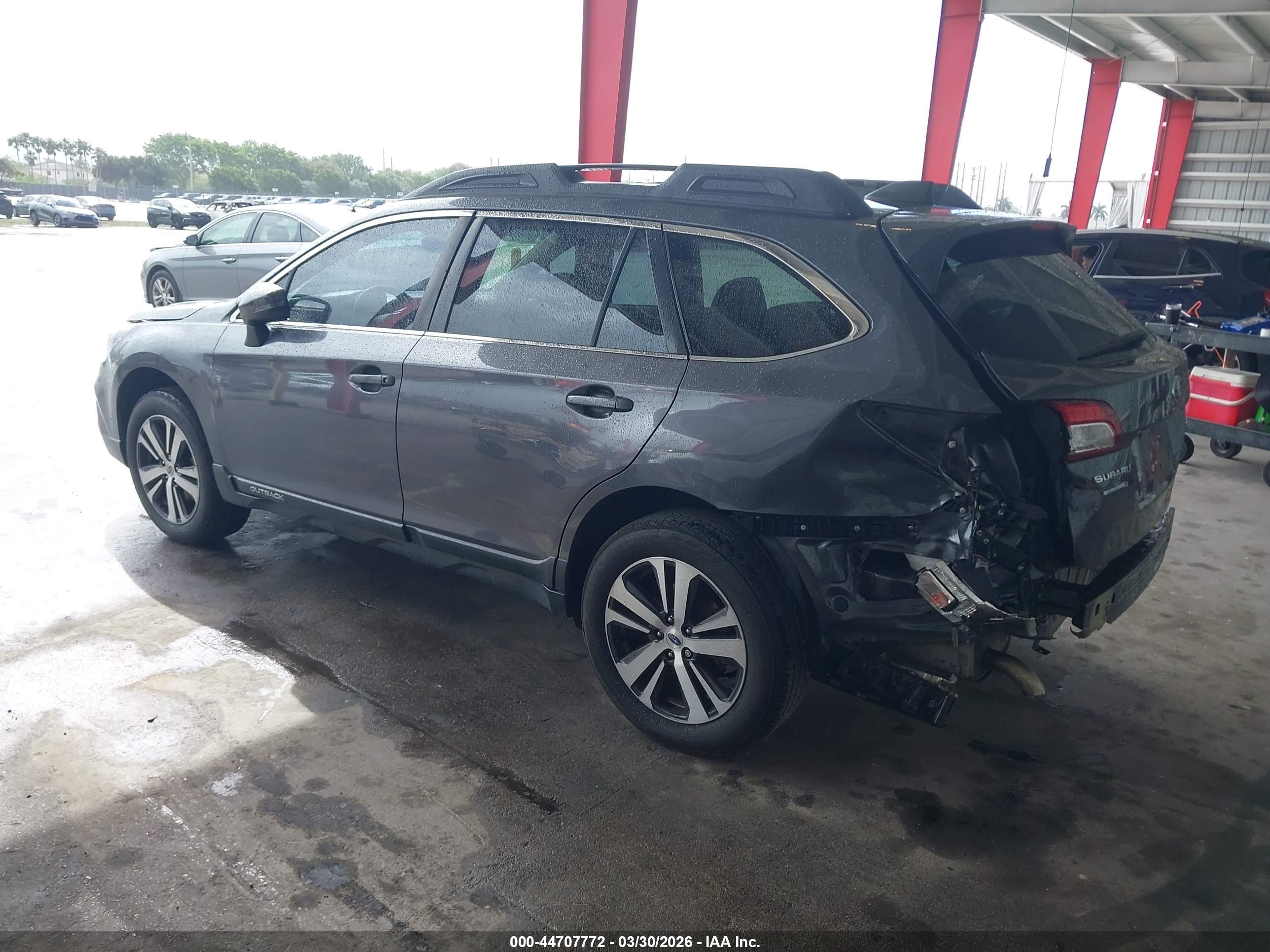 SUBARU OUTBACK image 3