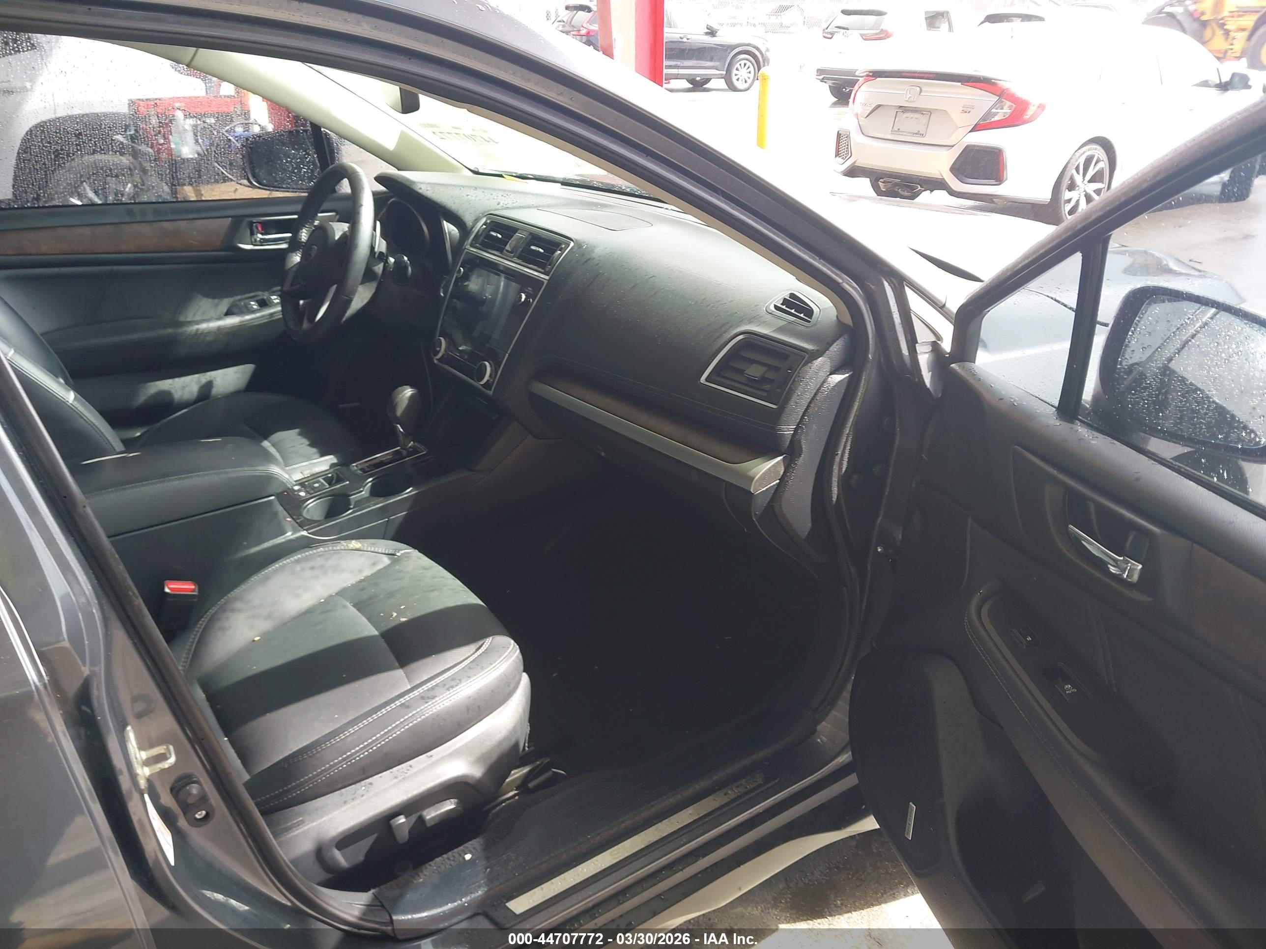 SUBARU OUTBACK image 5