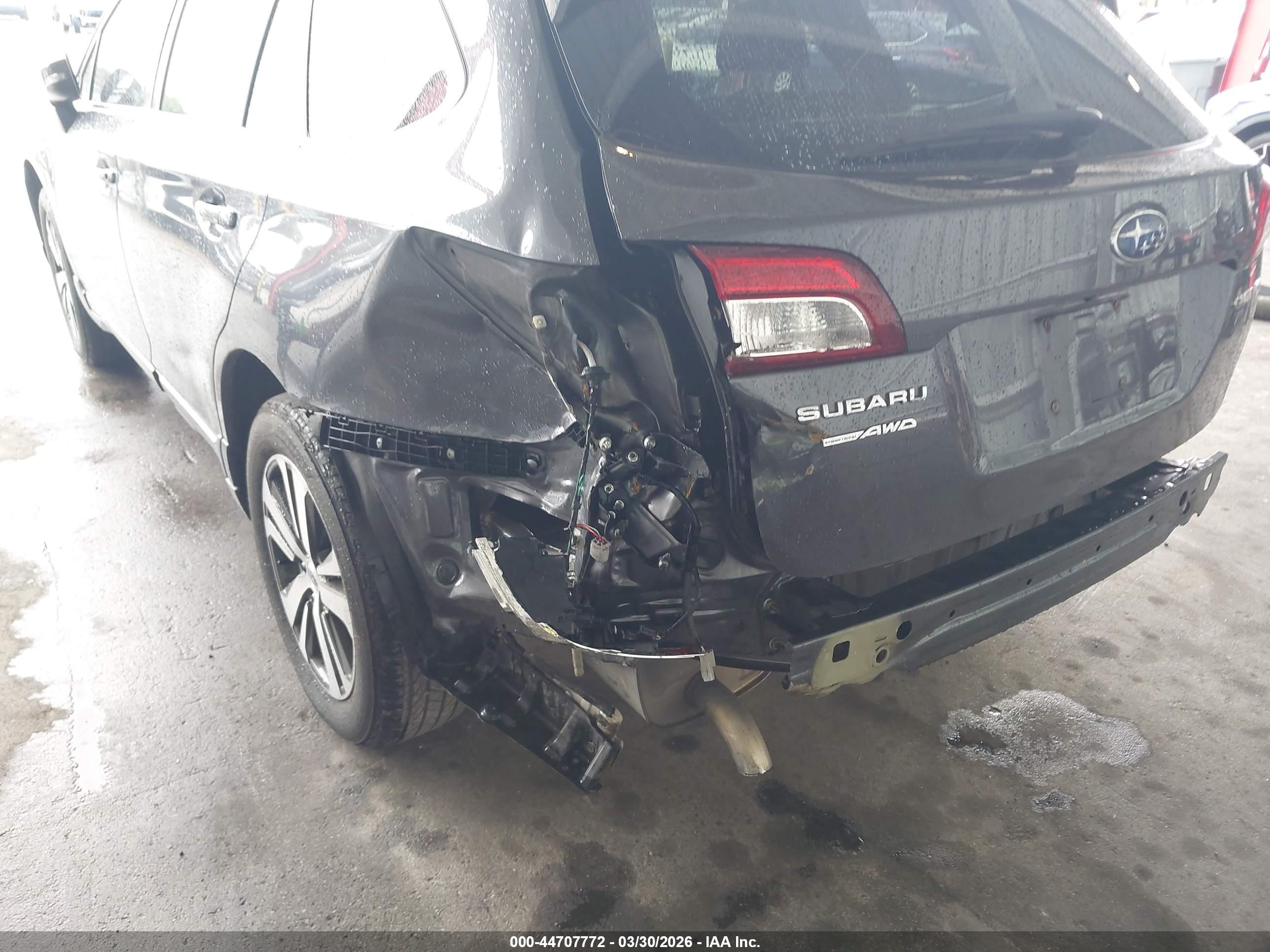 SUBARU OUTBACK image 6