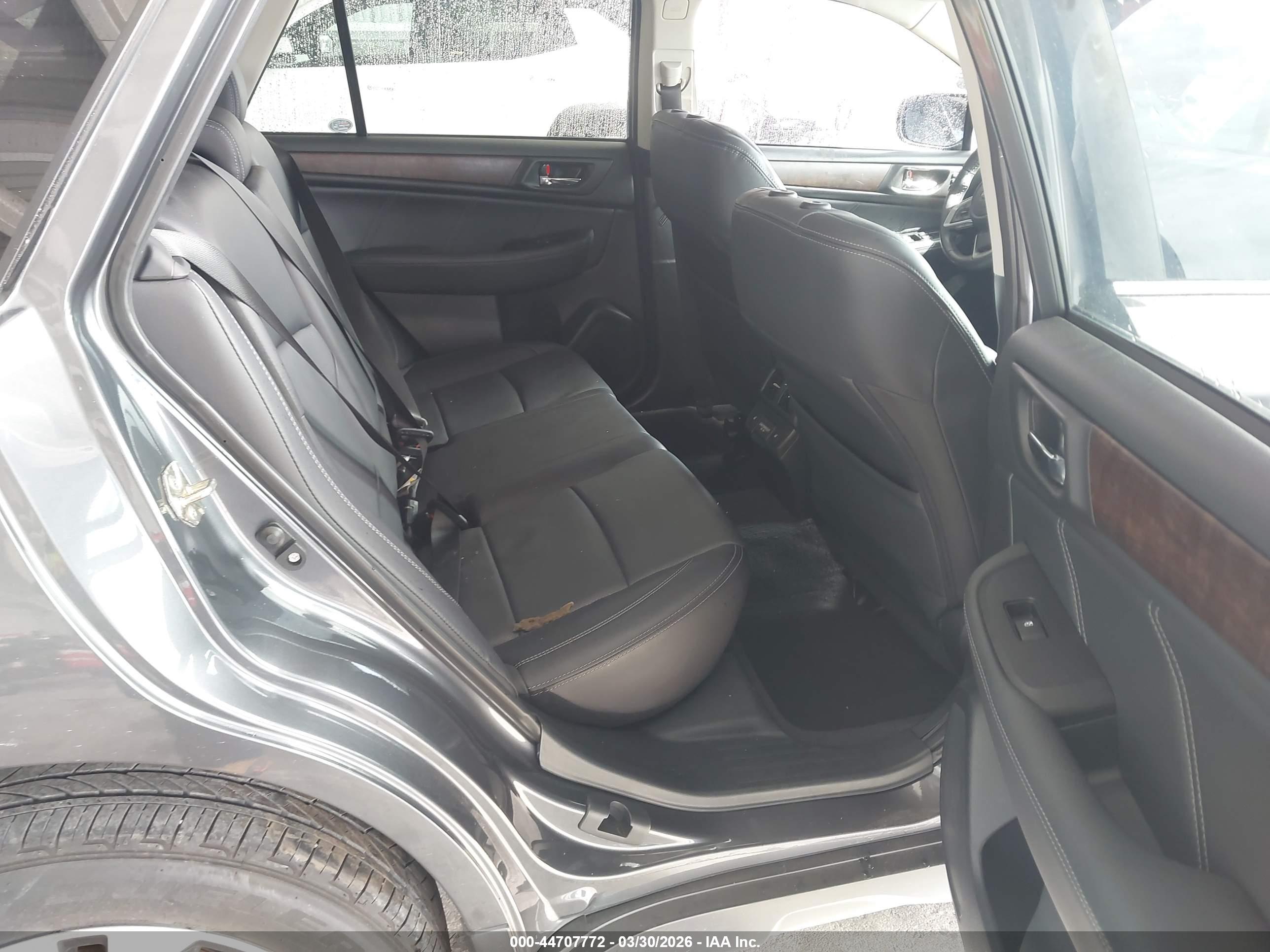 SUBARU OUTBACK image 8