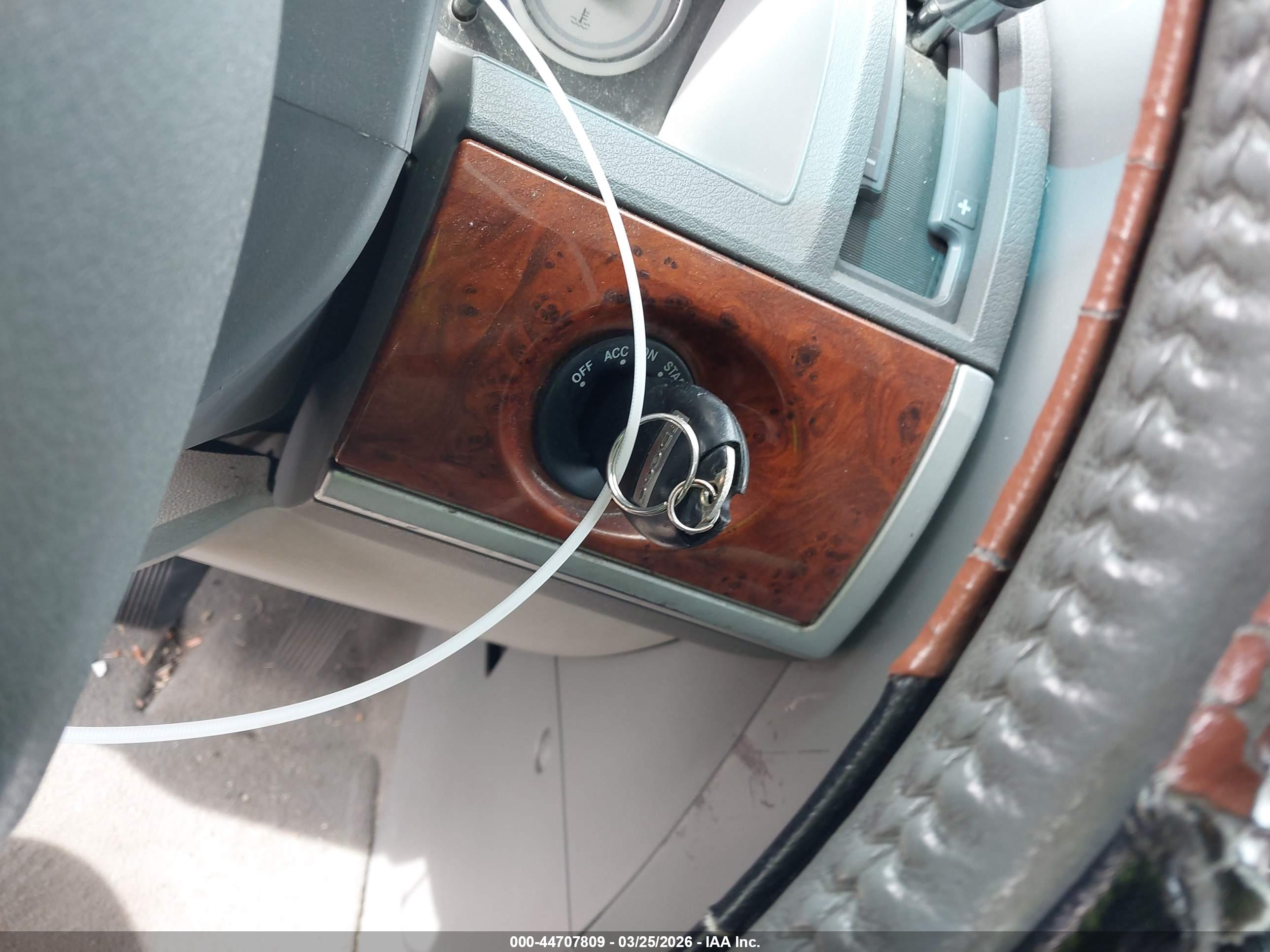 CHRYSLER TOWN image 11