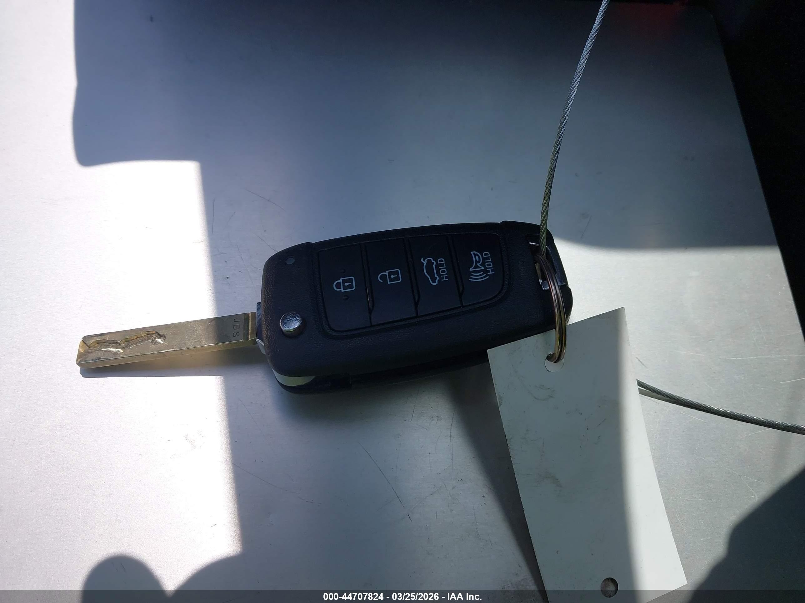 HYUNDAI ELANTRA image 11