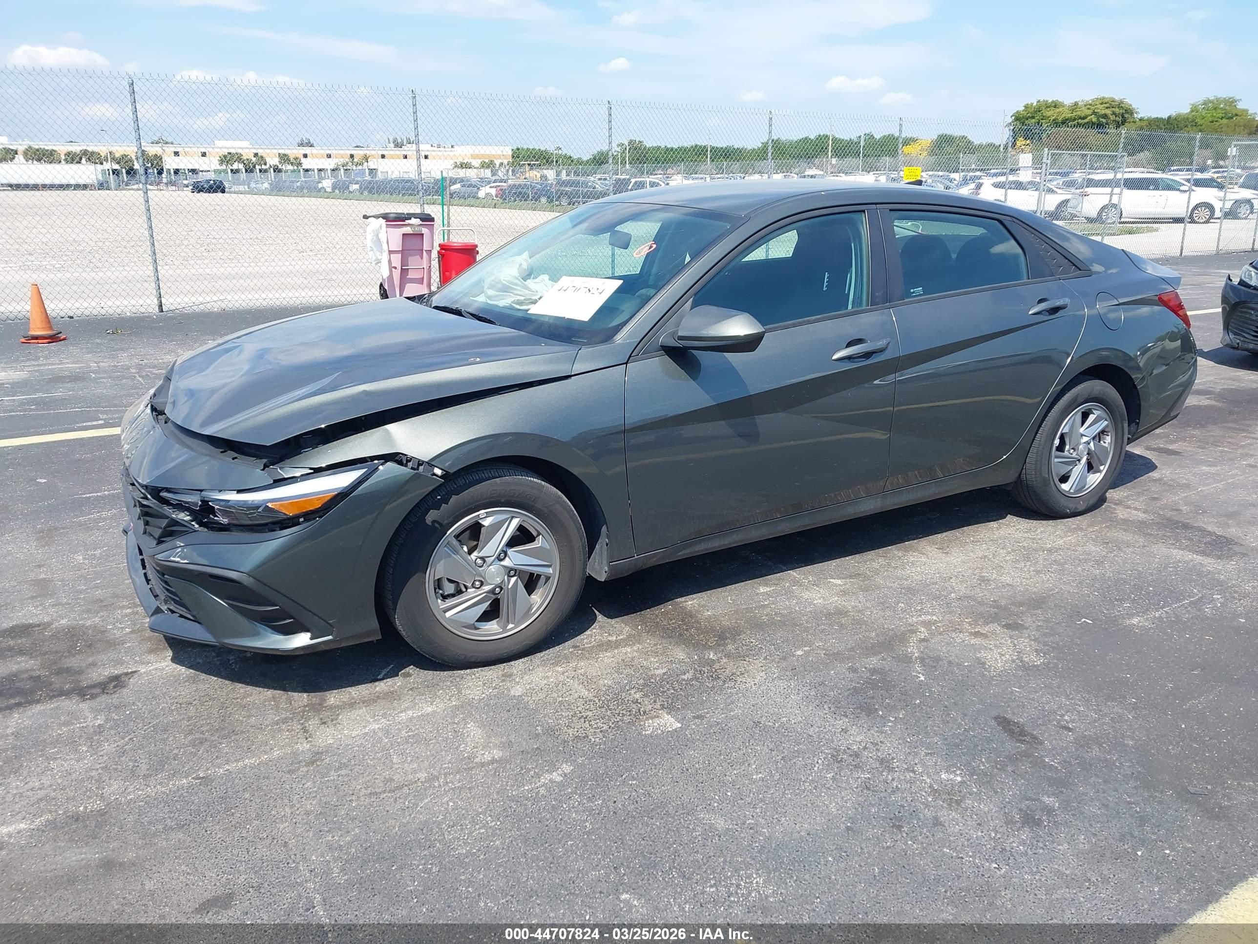 HYUNDAI ELANTRA image 2