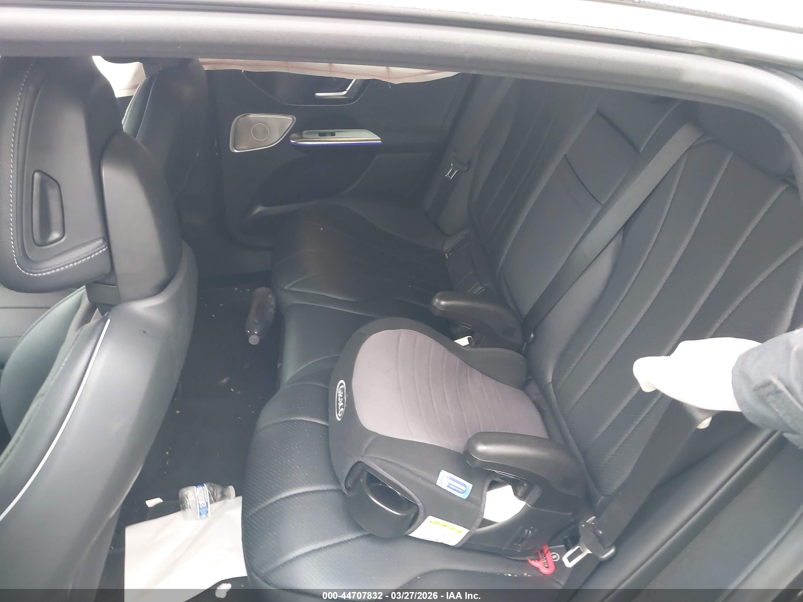 MERCEDES-BENZ EQE image 8