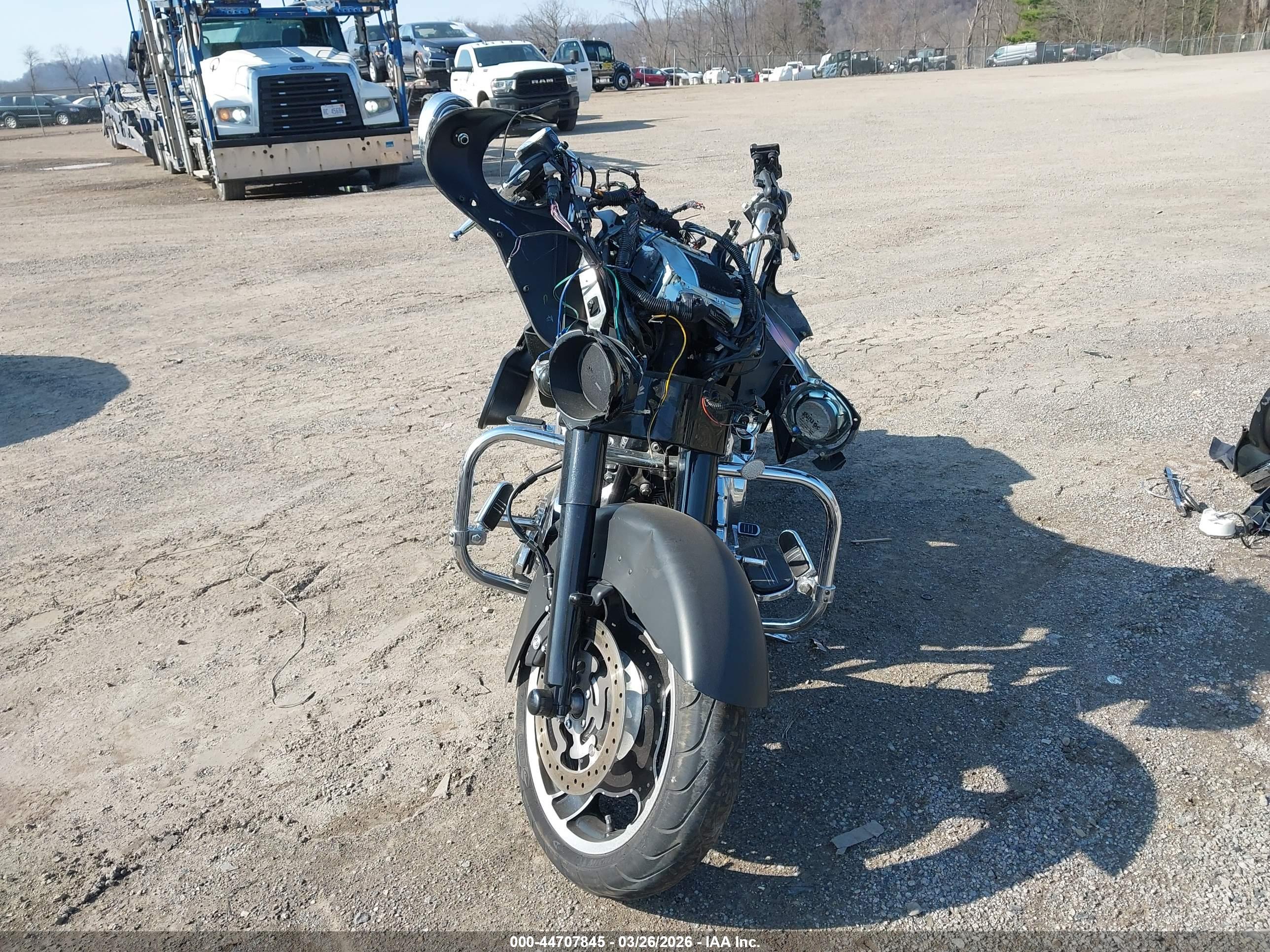 HARLEY-DAVIDSON FLHX image 5