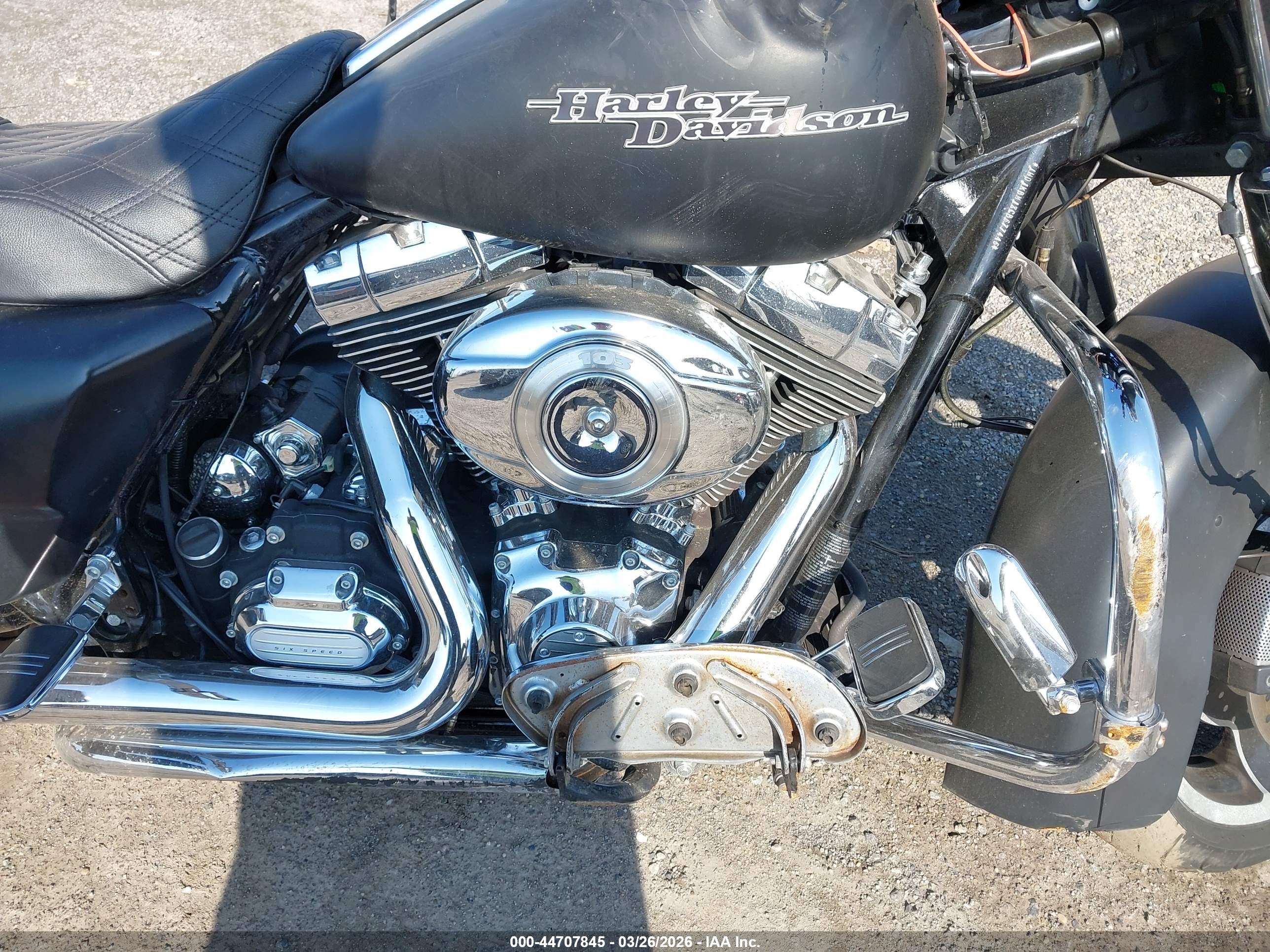 HARLEY-DAVIDSON FLHX image 8