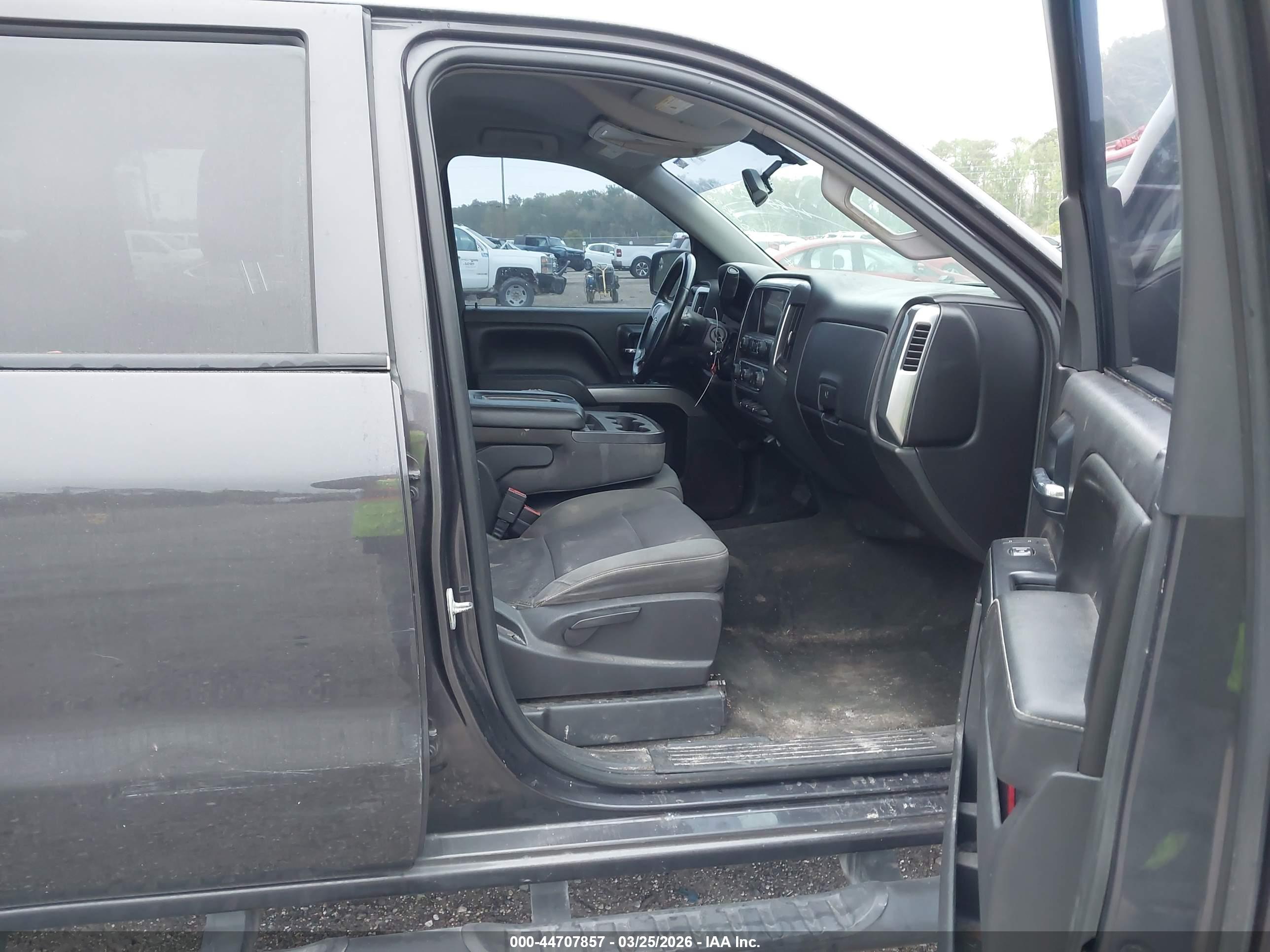 CHEVROLET SILVERADO image 5