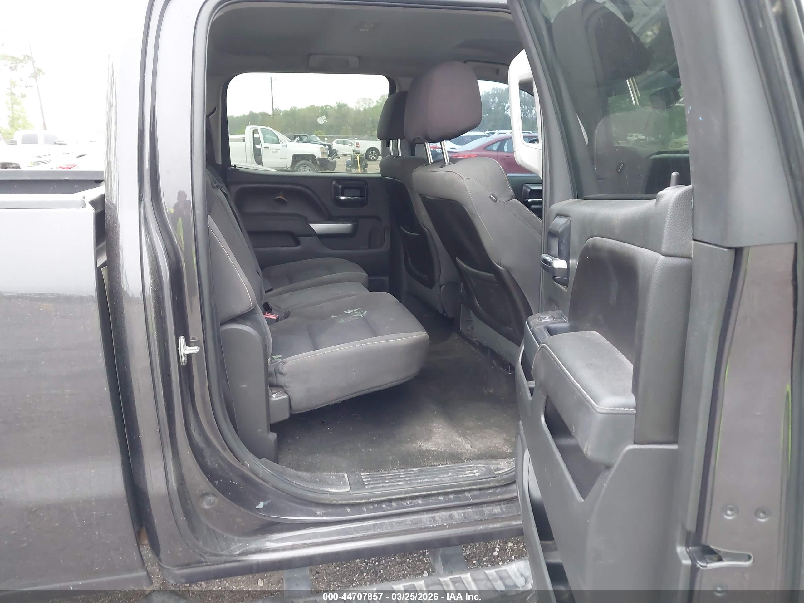CHEVROLET SILVERADO image 8