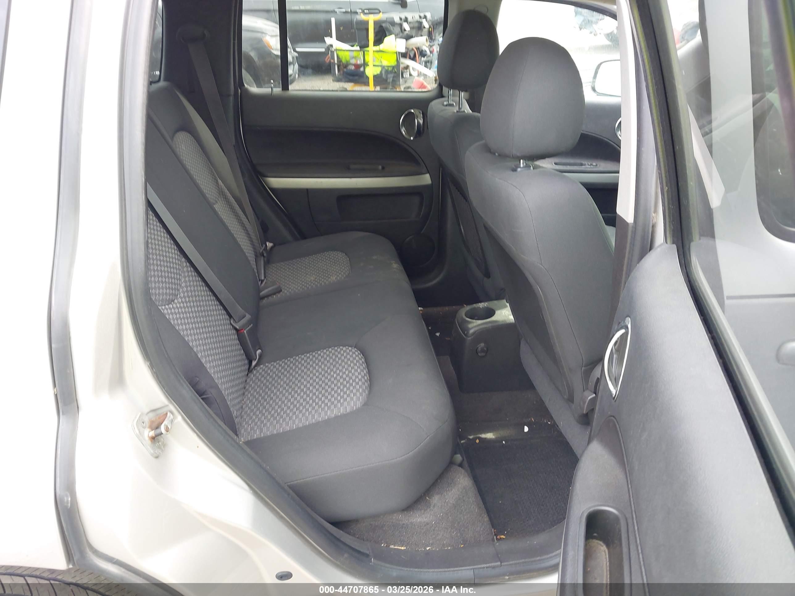 CHEVROLET HHR image 8