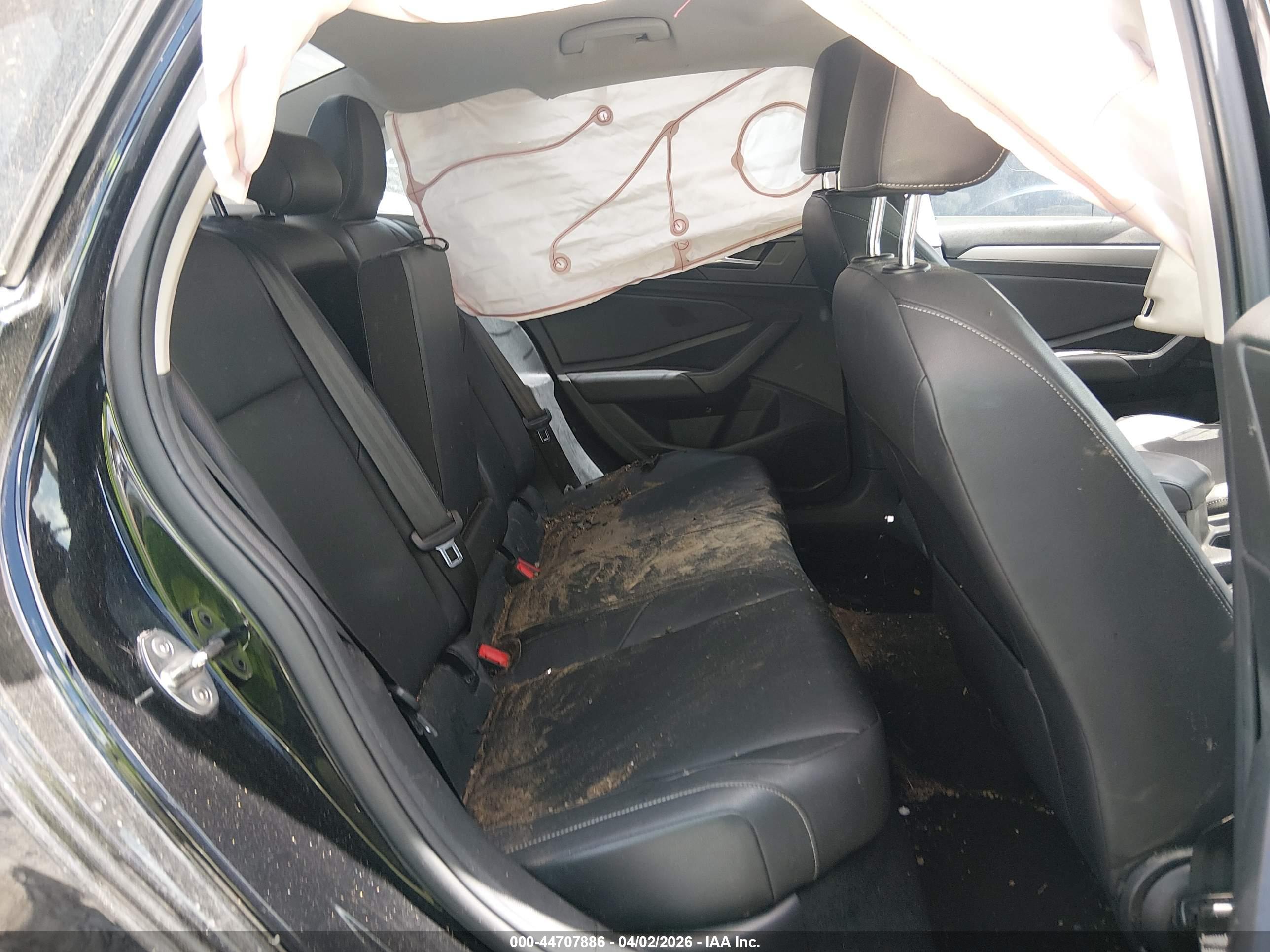 VOLKSWAGEN JETTA image 8