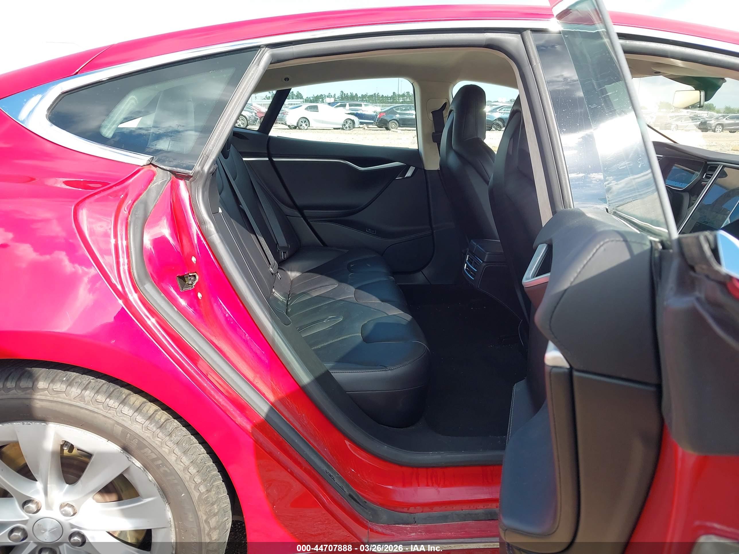 TESLA MODEL image 8