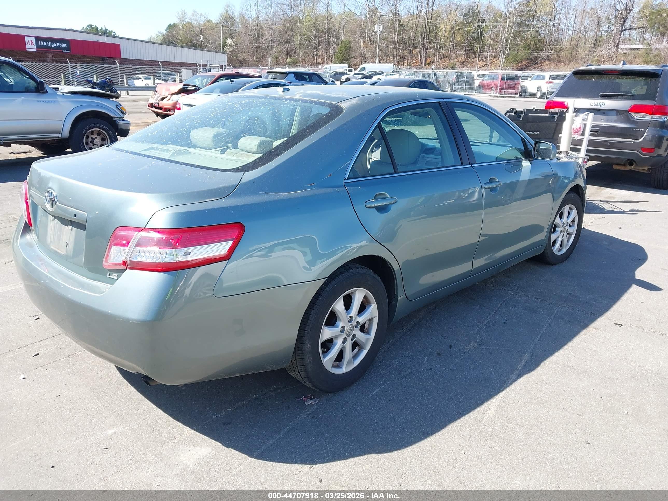 TOYOTA CAMRY image 4