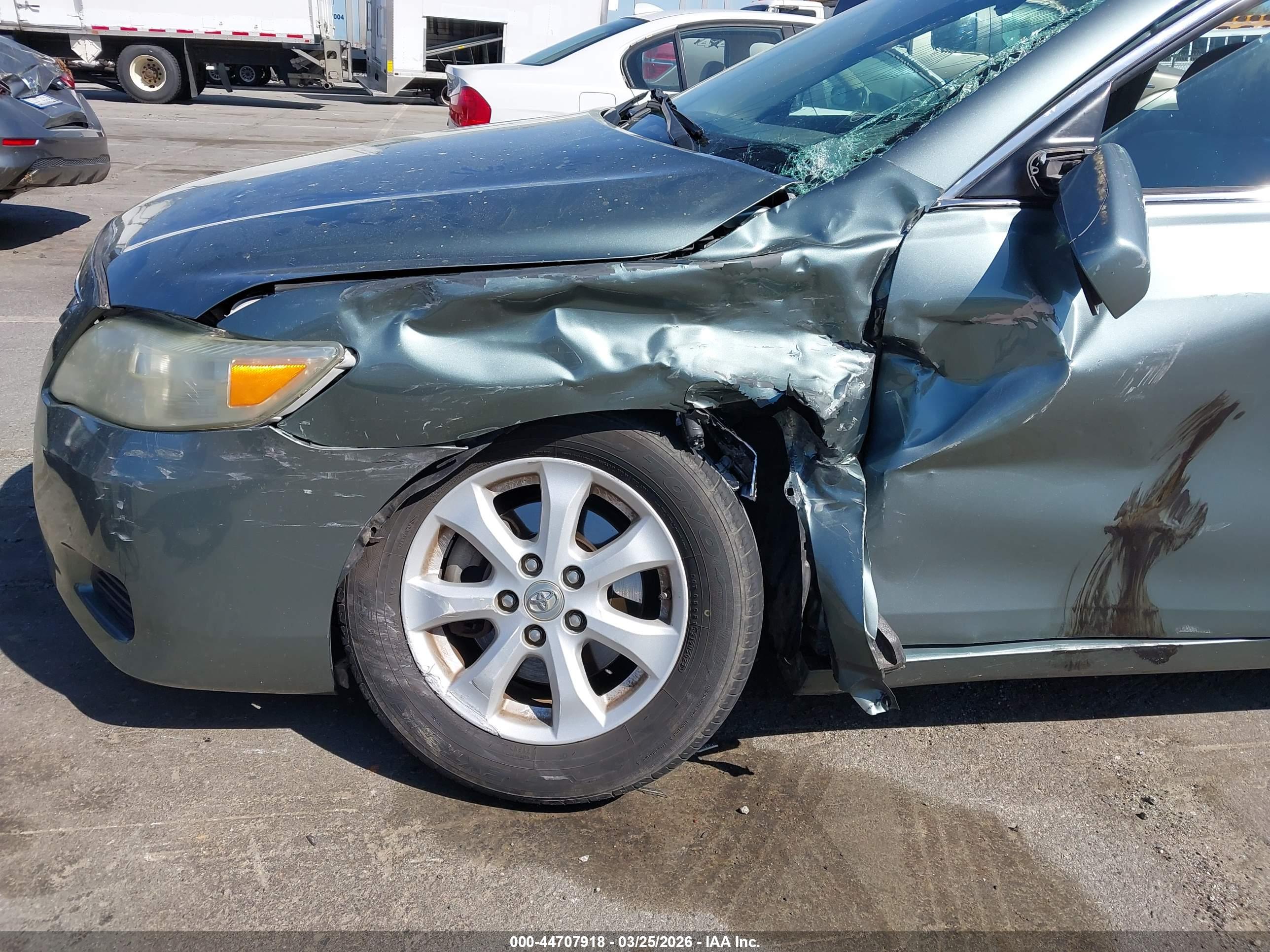 TOYOTA CAMRY image 6